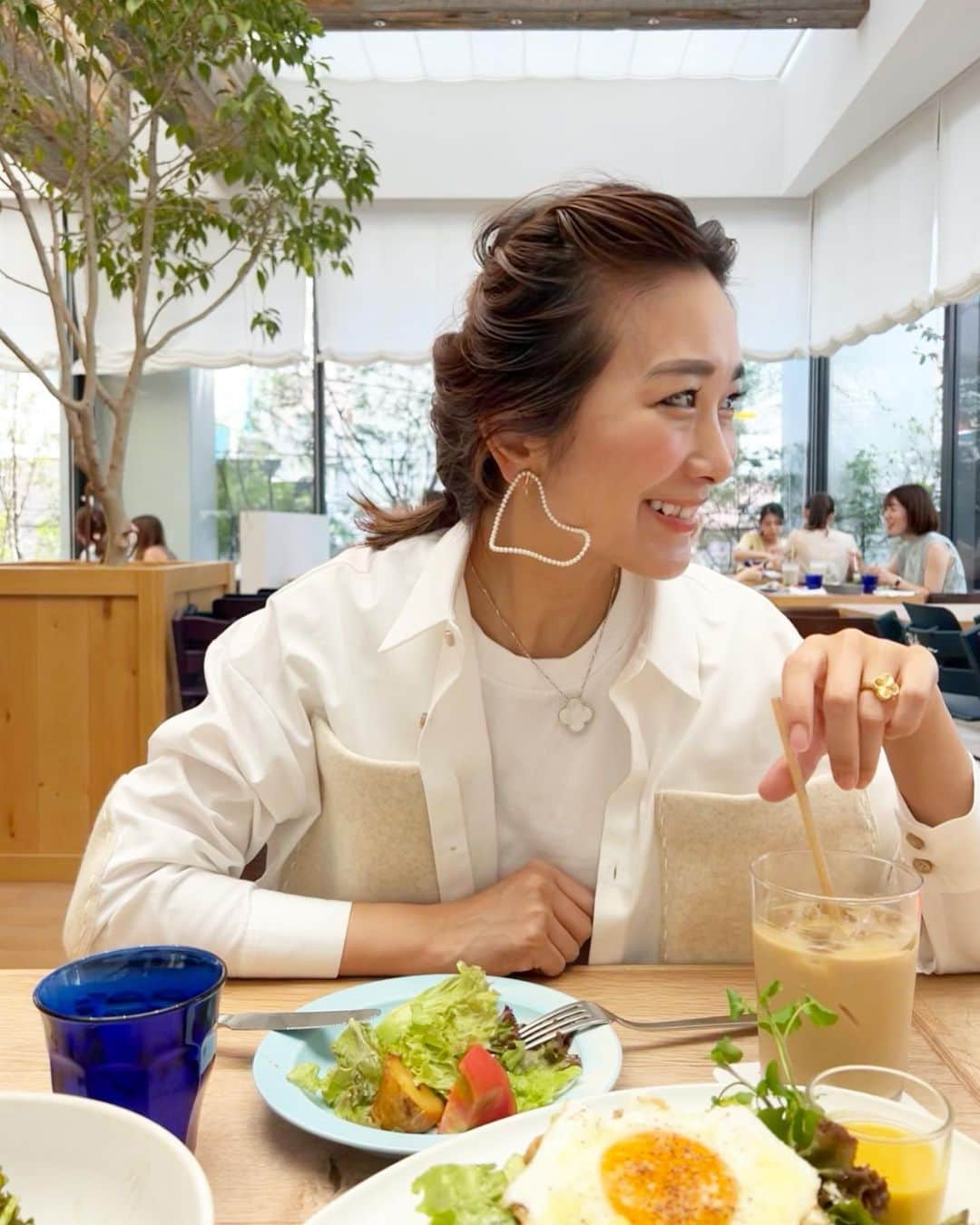 Mai Wakimizuさんのインスタグラム写真 - (Mai WakimizuInstagram)「やっと会えたayuちゃんとlunch→shopping date＼(^o^)／娘の出産前日に会った以来1ヶ月以上ぶり♡健診以外で娘と2人でのお出掛けは初めてでちょっとドキドキしてたけど、最初から最後まで起きることなくayuちゃんに抱っこしてもらうことなく終わりました。笑(5時間も寝てくれた♡)出産前は頑張ってねのお祝いで、今日は頑張ったねのお祝いしてくれた（；＿；）♡ #mamalife」9月3日 21時18分 - wakkin__m