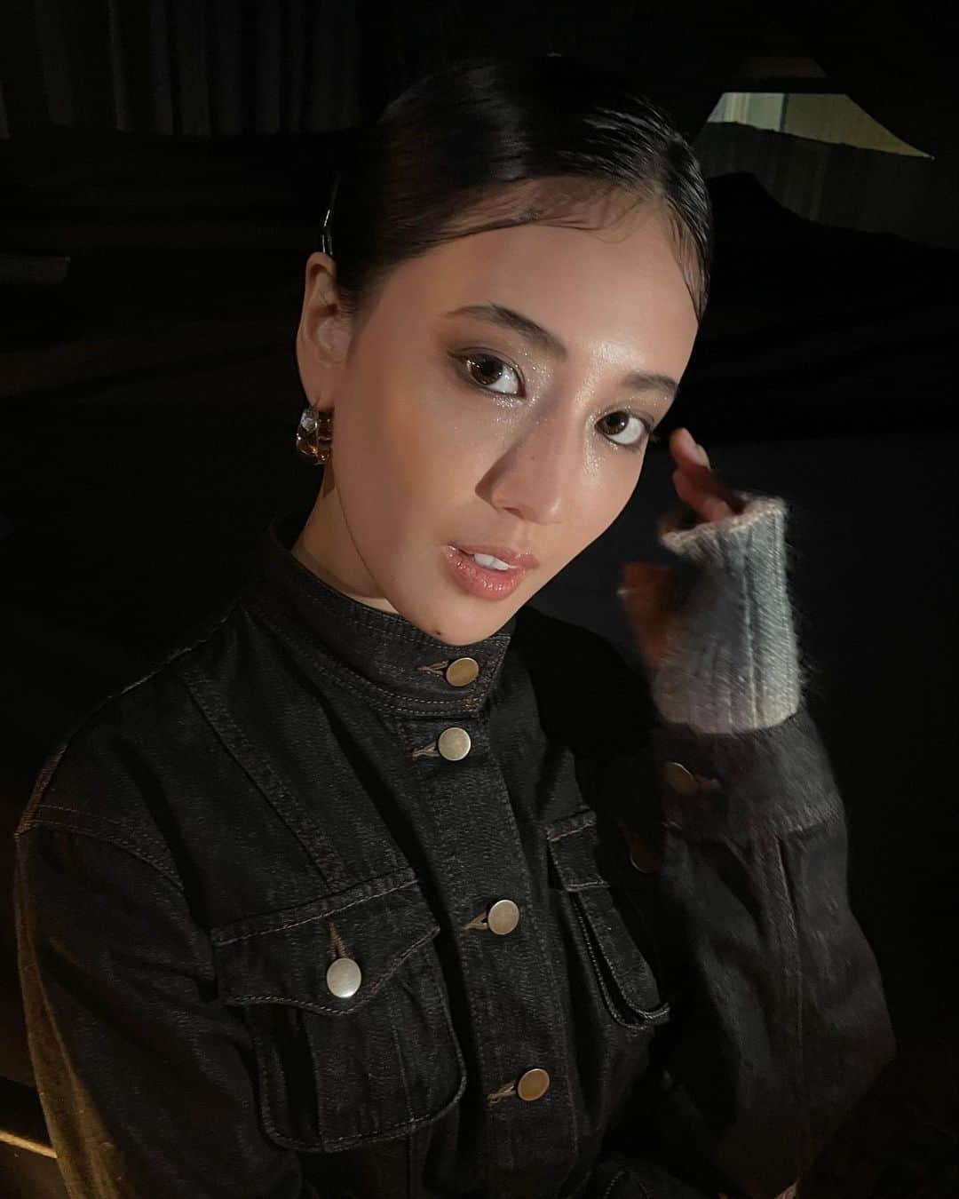 藤井夏恋さんのインスタグラム写真 - (藤井夏恋Instagram)「TOKYO GIRLS COLLECTION🖤 ありがとうございました🙏✨  hair&makeup @tomoca13  @iamyuna_akmt」9月3日 22時25分 - fujiikaren_official