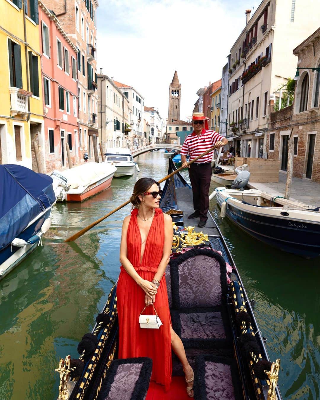 アレッサンドラ・アンブロジオさんのインスタグラム写真 - (アレッサンドラ・アンブロジオInstagram)「An afternoon in Venice!!! 🇮🇹❤️🛶」9月4日 5時51分 - alessandraambrosio