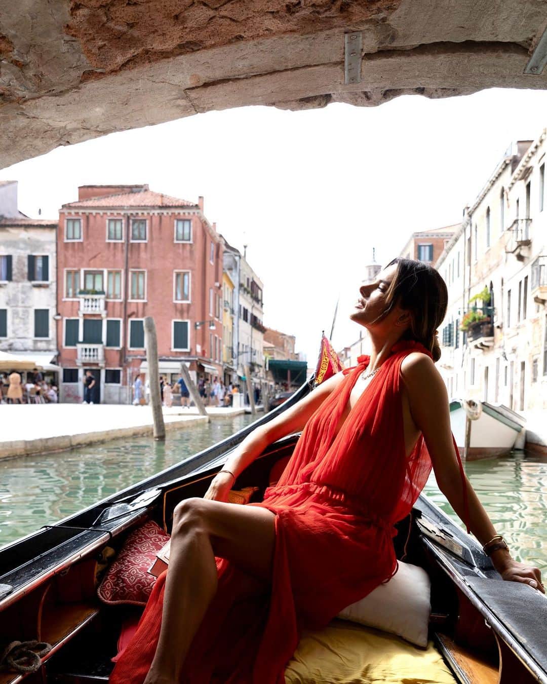アレッサンドラ・アンブロジオさんのインスタグラム写真 - (アレッサンドラ・アンブロジオInstagram)「An afternoon in Venice!!! 🇮🇹❤️🛶」9月4日 5時51分 - alessandraambrosio