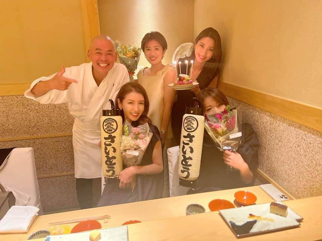 美香さんのインスタグラム写真 - (美香Instagram)「カレンダーに◎をつけて ずっとずっとこの日を楽しみにしていました🍣💗 大好きすぎる鮨さいとうさん。 もぅ本当に幸せ。 あやの💗色々ありがとう🎂💐 はじめましてだったみほちゃんも楽しい時間をありがとう！ #鮨さいとう」9月4日 10時01分 - mikaofficial99