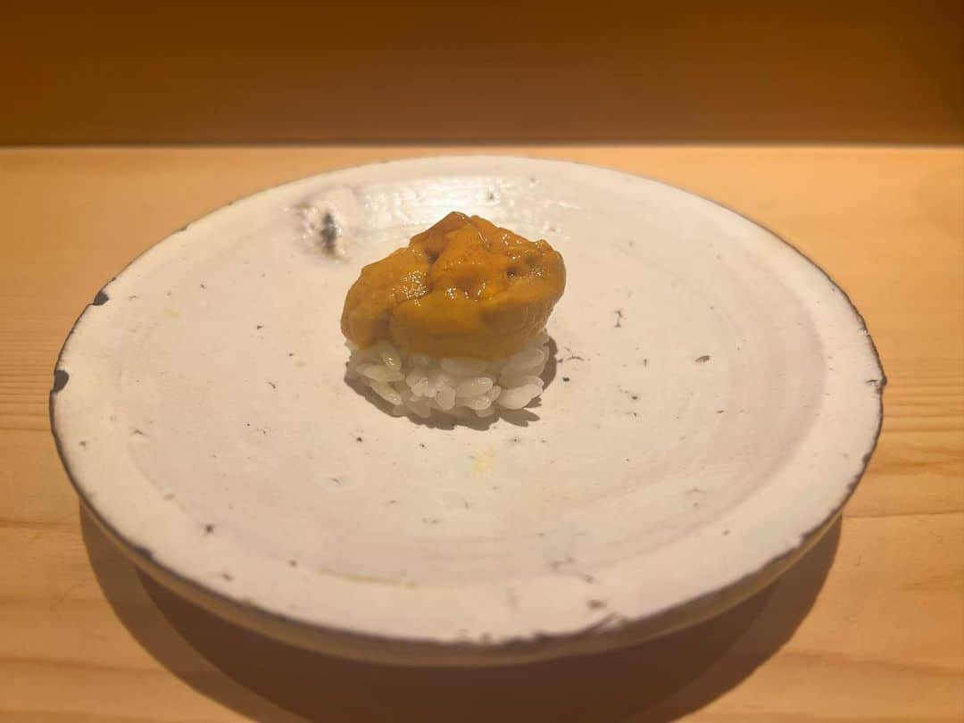 美香さんのインスタグラム写真 - (美香Instagram)「カレンダーに◎をつけて ずっとずっとこの日を楽しみにしていました🍣💗 大好きすぎる鮨さいとうさん。 もぅ本当に幸せ。 あやの💗色々ありがとう🎂💐 はじめましてだったみほちゃんも楽しい時間をありがとう！ #鮨さいとう」9月4日 10時01分 - mikaofficial99