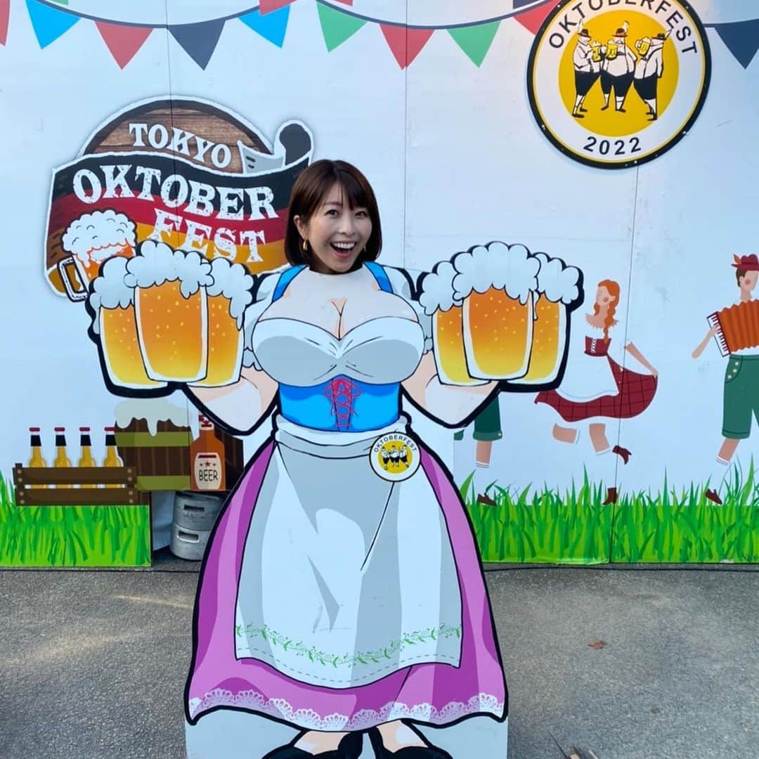 小尾渚沙さんのインスタグラム写真 - (小尾渚沙Instagram)「芝公園でのオクトーバーフェスト🍺 行って来ました〜🥰  東京タワーを眺めながらのビール、 本当に最高ですっ✨💕  芝公園では9月11日(日)までで そのあとは豊洲で開催されるみたいです🍺🍺  また行きたい！！🤤💕 . . #スワイプしてね 👉 #憧れの巨乳に 🤭笑 #小尾ールタイム #ビール大好き  #オクトーバーフェスト #オクフェス #オクトーバーフェスト2022 #芝公園  @oktoberfest1810」9月4日 12時00分 - obi_nagisa