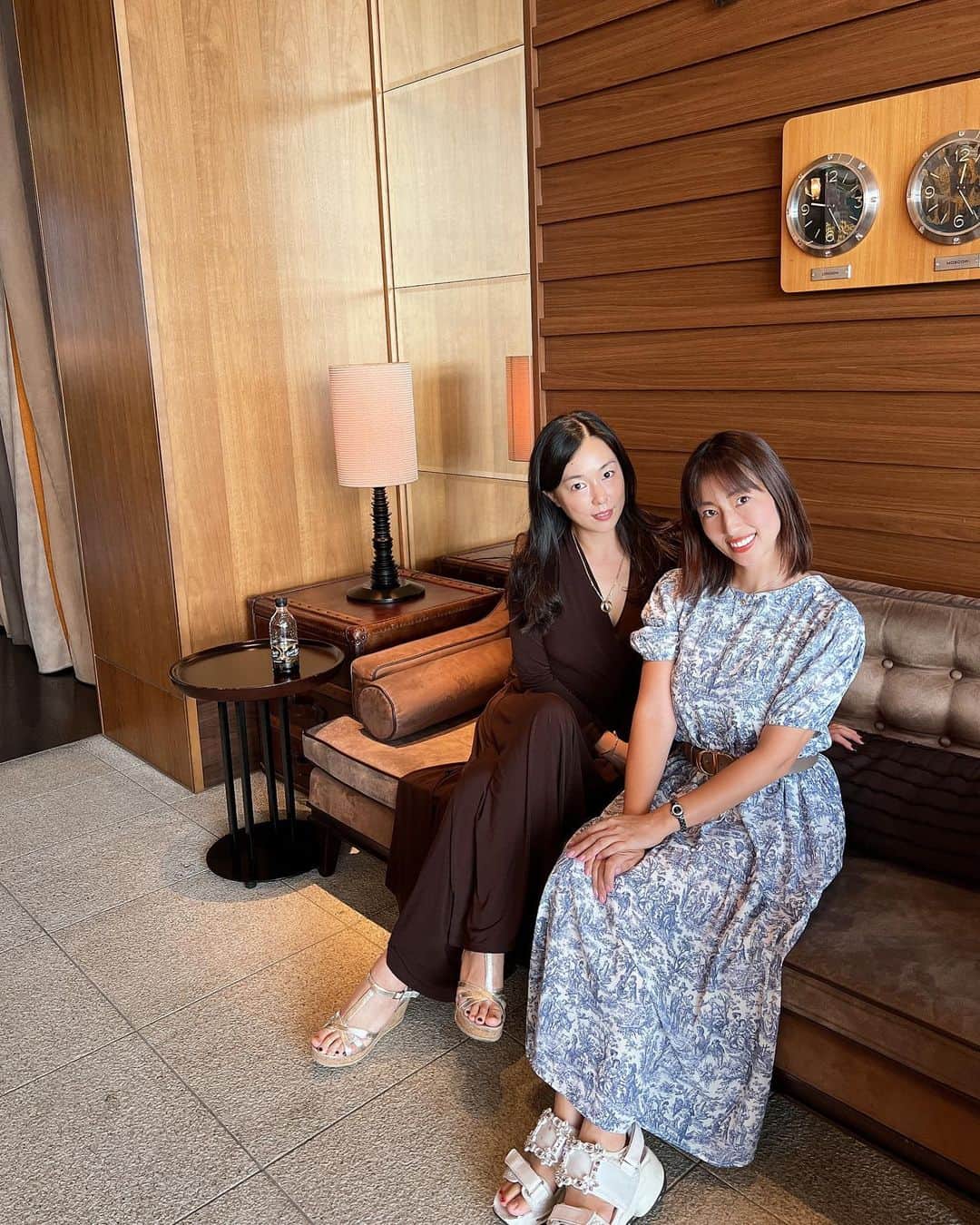 庄司ゆうこさんのインスタグラム写真 - (庄司ゆうこInstagram)「初めましてのゆかさんと神戸のオリエンタルホテルでお茶しました❣️ ゆかさんは私が大好きな服のブランド @grace_oriental グレイスオリエンタルの代表でインスタのDMでしかやり取りしてなかったのですが、関西に行くのでお会いしたいと連絡したら会ってくれて感動しました🥺 このワンピースもグレイスオリエンタルですっ❤️秋服、冬服も楽しみだなぁ✨ そして関西人同士意気投合して、今度関西人で一緒にイベントするかもです(^^) そしてケーキとお茶ご馳走して頂きました😭✨本当にありがとうございます😂 #グレイスオリエンタル#アパレル#服#ワンピース#大好きな服#関西人#オリエンタルホテル旧居留地#神戸#意気投合」9月4日 17時40分 - yuko.shoji