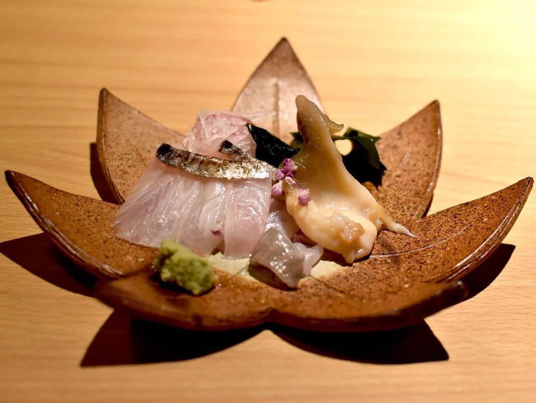 神田れいみさんのインスタグラム写真 - (神田れいみInstagram)「🍣  土瓶蒸しに秋を感じた日🍁  📍 @sushi_mikuni  旬の食材を使ったお料理、美味しかったです...♡」9月4日 18時56分 - kandareimi