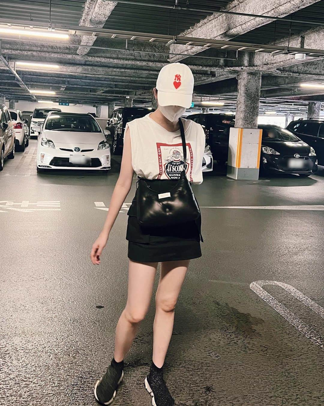 吉田朱里さんのインスタグラム写真 - (吉田朱里Instagram)「day off🖤❤️‍🔥 . ダイエット中だったはず🥴 ちなみに夜は焼肉食べた👼 おっかしいな〜？ . #dayoff #ootd #fashion」9月4日 19時59分 - _yoshida_akari