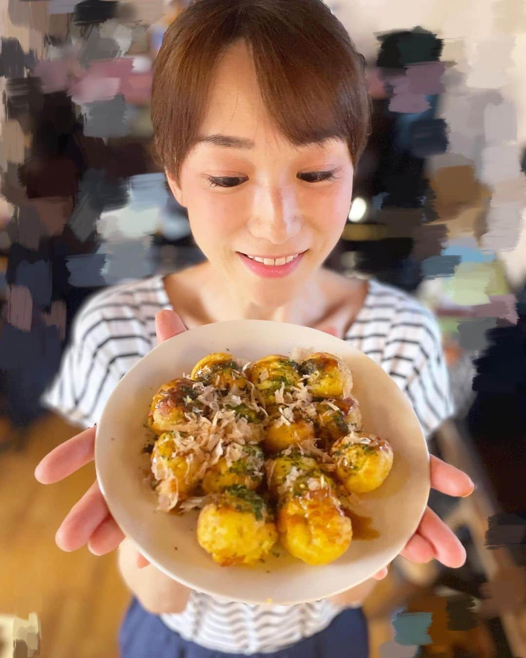 堂真理子さんのインスタグラム写真 - (堂真理子Instagram)「すっごく久しぶりに自宅でたこ焼きパーティー🐙 最初はひっくり返すタイミングが難しかったけど、徐々に家族で役割分担が出来てきて上手くなってきました✨ 熱々のたこ焼き、美味しかったです☺️💕ごちそうさまでした♫  今週も頑張りましょう❣️   #おうちごはん #たこ焼き #たこ  #ごちそうさまでした    #堂真理子 #テレビ朝日 #アナウンサー」9月4日 20時50分 - mariko_do