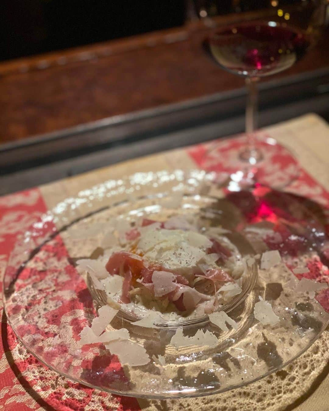 ImotoEtsuyo さんのインスタグラム写真 - (ImotoEtsuyo Instagram)「少し前に行った @winebarchinois  ・ 久しぶりのシノワ ・ 落ち着いて ゆっくりワインとお食事を 堪能出来ました。 ・  #銀座  #ワインバー  #winebar  #wine  #champagne  #シノワ #shinois  #東京グルメ  #gourmet  #銀座グルメ  #銀座ディナー  #銀座バー  #ginza #ginzagourmet  #ワイン好き  #シャンパーニュ」9月4日 21時25分 - bisuhada
