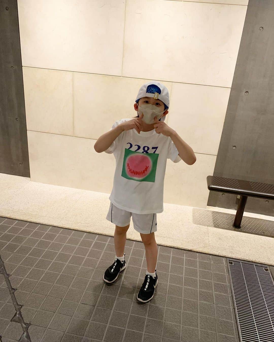 渡香奈さんのインスタグラム写真 - (渡香奈Instagram)「この夏も @nala_jp のスイムパンツが大活躍しました😆👙1枚目の去年買った形は泳ぐ用に、2枚目の今年のワイドパンツは街はもちろんアウトドアにも頼もしい限り💪🏻✨本当履きやすくて、濡れても気にならなくて、形可愛くて最高☀️ 勝浦のウォーターアイランドも息子のダンスの発表会も、週の半分くらいスイムパンツで過ごしてた！w まだ2学期始まったばかりだけど、夏休みが恋しい〜〜😂 #スイムウエア #swim #nala #スイムパンツ #ラッシュガード #チェック水着 #mikomori #勝浦 #ウォーターアイランド #アスレチック #beach #summer」9月5日 1時10分 - kanarina1261