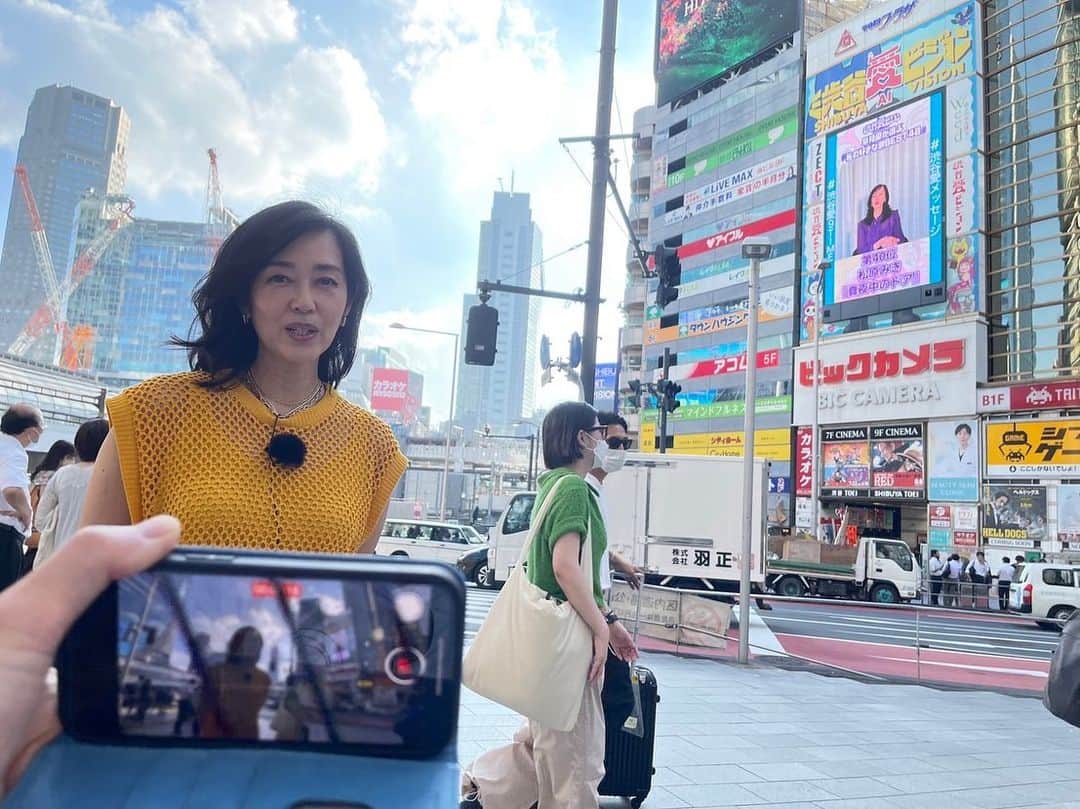 早見優さんのインスタグラム写真 - (早見優Instagram)「あはは。 巨大スクリーンに映ってる  Photo by: Hiro Edward Sato  #渋谷愛ビジョン  #渋谷 #shibuya #40周年記念」9月5日 18時00分 - yuyuhayami