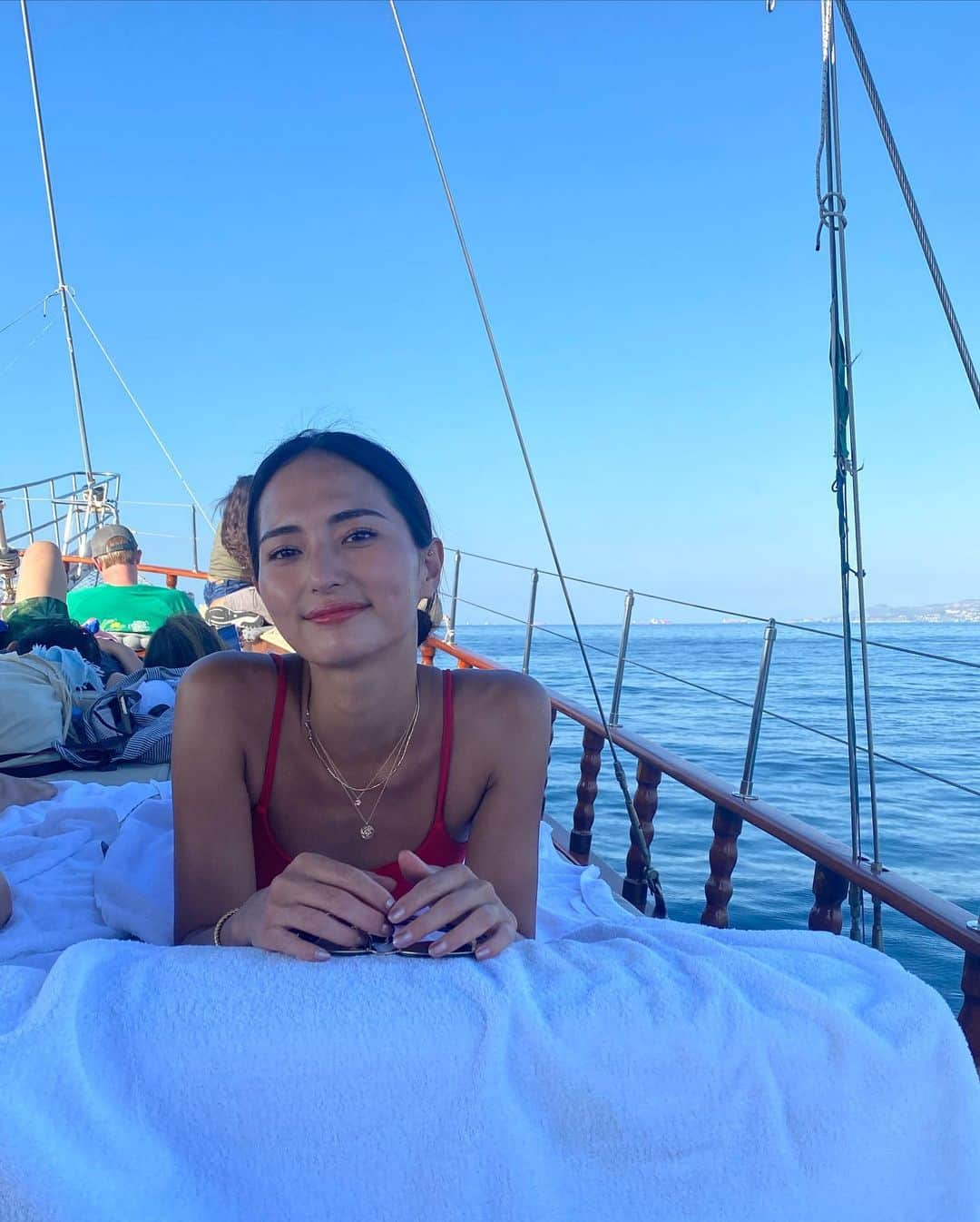 山賀琴子さんのインスタグラム写真 - (山賀琴子Instagram)「サロニコス諸島クルーズ⛵️  木船は雰囲気満点！  母の良い感じの写真も載せておきます。😉」9月5日 20時01分 - kotokoyamaga