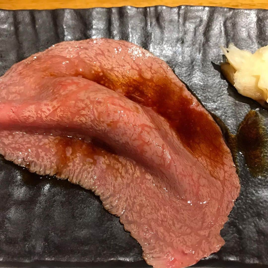 伊藤聡子さんのインスタグラム写真 - (伊藤聡子Instagram)「ひるおび！の衣装はグリーンのフレアワンピースでした😊 米子にて、希少な大山牛をいただきました😆 脂が上品で全然重くならないのが素晴らしい✨✨ さすが肉質日本一に輝いたお肉❣️ お土産にいただいた鯖寿司、蟹寿司も最高に美味しかった💕 米子、すごい〜〜✨✨✨ 今度はサンライズ出雲に乗って行きます！ #ひるおび#米子鬼太郎空港#大山牛#強小亭 #伊藤聡子」9月5日 20時40分 - satokoito73