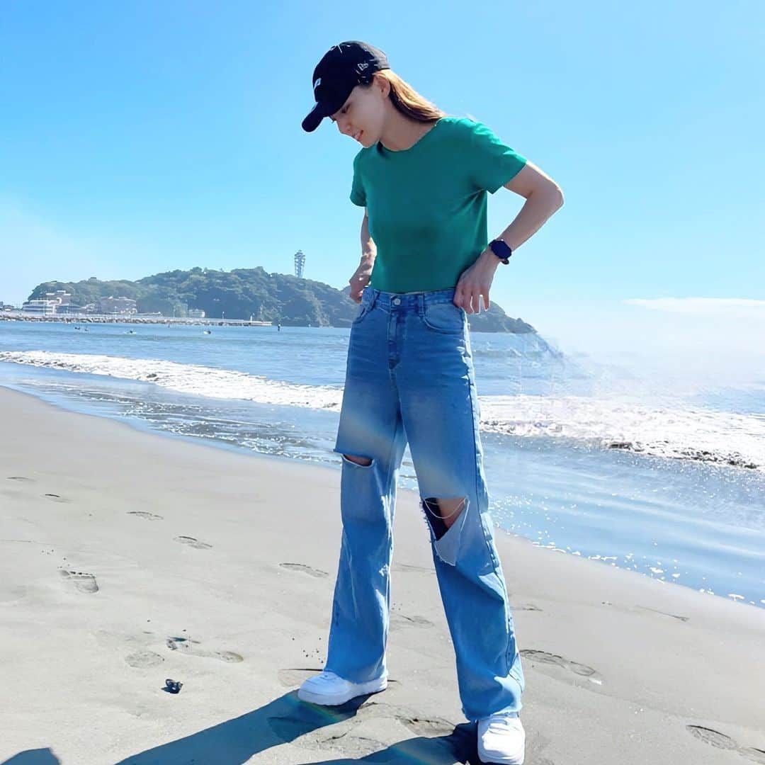 宮原華音さんのインスタグラム写真 - (宮原華音Instagram)「🌊🌊🌊  天気いい日の海は最高ですねえ🌊💛  #かのんのしふく #ootd  #プチプラコーデ #プチプラ #ダメージジーンズ #ダメージデニム #esutoreja #キャップコーデ #キャップ女子 #キャップコーデ　#江ノ島 #パシフィックドライブイン #pacificdrivein」9月5日 21時21分 - miyahara_kanon