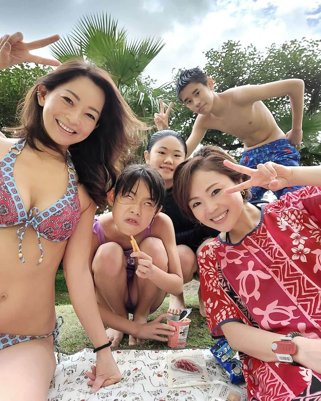 佐藤純さんのインスタグラム写真 - (佐藤純Instagram)「週末はママ友とプチ旅行。  今年は夏らしいことしてないね～💦  夏…終わっちゃうね～💦  よし‼️今から行くか😊  と急遽、ママ友を誘って…  1時間後に迎えに行くね🚙から始まったプチ旅行。  楽しすぎた😆❤️  #夏 #ママ友 #プチ旅行 #プール #フットワークの軽いママ友に感謝 #ママ #ママモデル #モデル #mama #mamamodel #model」9月6日 13時08分 - junsatoidea