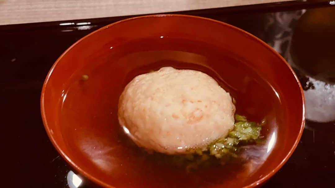 三浦瑠麗さんのインスタグラム写真 - (三浦瑠麗Instagram)「きのうの夕食は葱鮪鍋をいただきに。 こちらの江戸料理はデザート以外の全ての品で、砂糖を一切使わないんだそうです。」9月6日 17時31分 - lullymiura