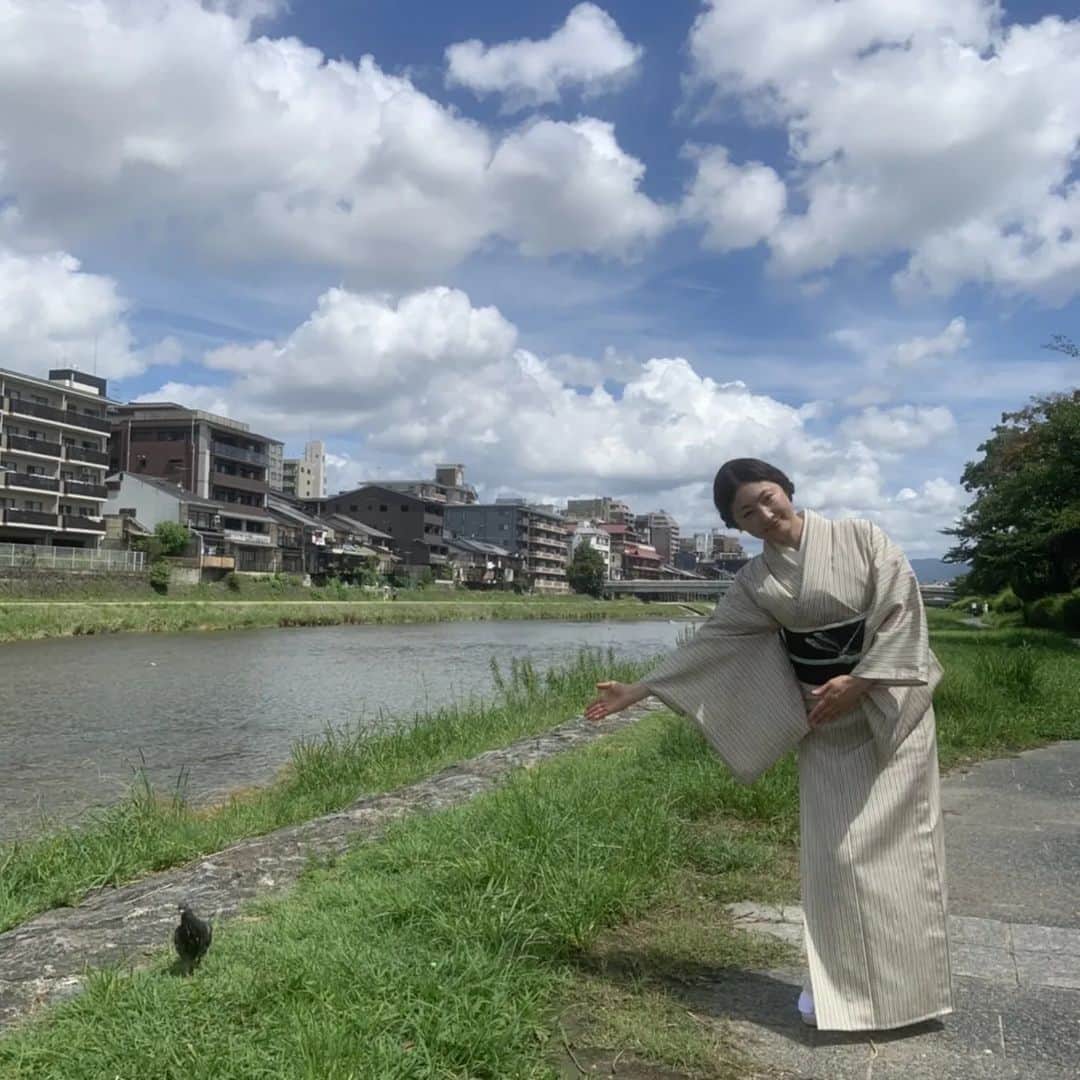 常盤貴子さんのインスタグラム写真 - (常盤貴子Instagram)「京都画報第12回  「京の手みやげ」  京都で買う手土産は…結局ほとんどが自分用になってしまう。  困ったものです…。  でも、いざ！というときの為に知っているとカッコイイなぁと、やはり自分用に買って帰ってしまう…。  無限ループ。  #京都画報 @kbs_kyoto_official  @bs11_kyoto @tokyomx.9ch   @kateigaho  @hanbey1689  @yayoi_ojako  #ギャラリー遊形  #大國屋鰻兵衛  @oharibako   @kateigaho  #おが和」9月6日 18時25分 - takakotokiwa_official