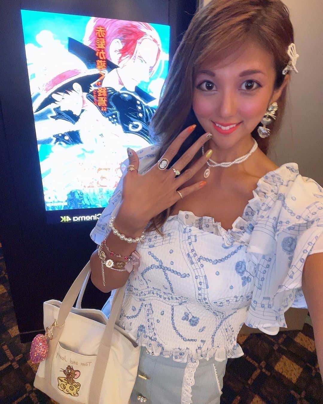 神谷麻美さんのインスタグラム写真 - (神谷麻美Instagram)「#ゴムゴム の〜💖👊👸👒💖🌈💖✨   #onepiece の映画見たぁ💖🥰💖✨  #シャンクス 様ぁ💖🦄💖🌈💖✨   #新時代 ❤️‍🔥💖❤️‍🔥💖❤️‍🔥💖」9月6日 21時32分 - asamice428