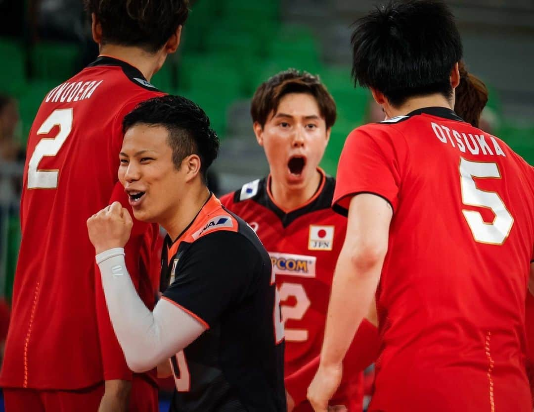 髙橋藍さんのインスタグラム写真 - (髙橋藍Instagram)「代表シーズン終了しました。  VNL 5位  世界選手権　ベスト16  今年も沢山の応援ありがとうございました。  楽しかった！  強くなって戻ってきます‼️」9月6日 22時30分 - ran.volleyball0902