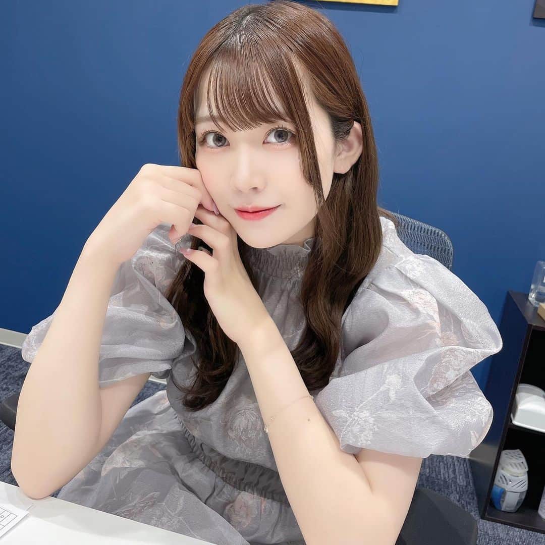 茉井良菜さんのインスタグラム写真 - (茉井良菜Instagram)「お気に入りのワンピース🫶🏻 こういう袖の形がすごい好き…！！」9月7日 1時31分 - yonsuchan