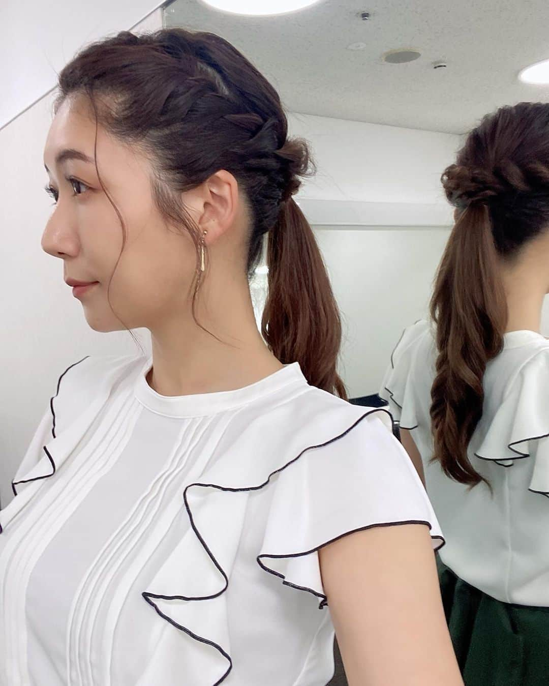 穂川果音さんのインスタグラム写真 - (穂川果音Instagram)「hairstyle  ポニーテールです😊  #お仕事記録　#アベプラ　#abema #気象予報士　#ヘアスタイル　#ヘアアレンジ　#お天気キャスターコーデ　#hairstyles #hairarrange #beauty #weatherforecast #weatherman #ポニーテール　#ポニーテールアレンジ　#ロングヘアアレンジ #穂川果音 #ほかのん　#9月コーデ」9月7日 12時50分 - hokawakanonn