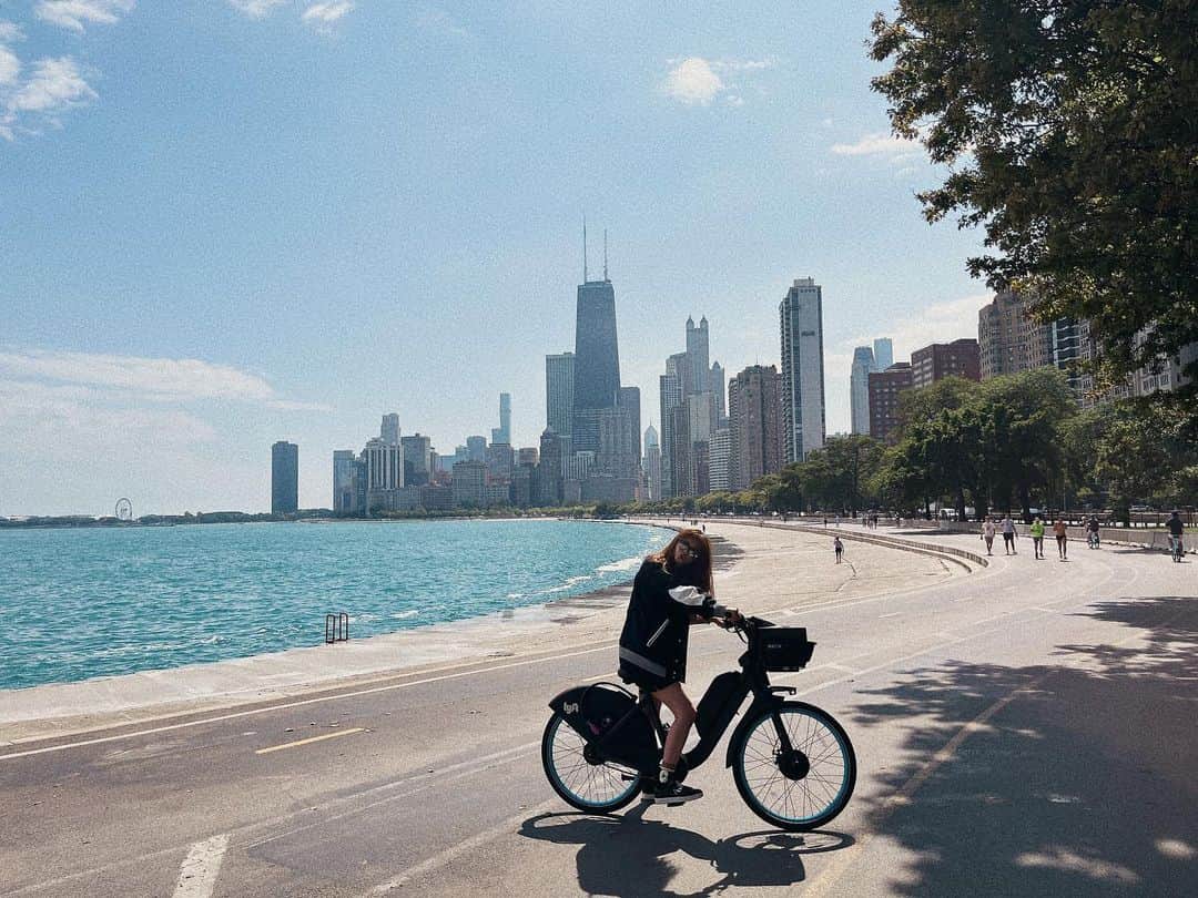 コ・アラさんのインスタグラム写真 - (コ・アラInstagram)「#Bike 💕😍💕#Chicago ⛱☀️💕❤️」9月8日 8時46分 - ara_go_0211