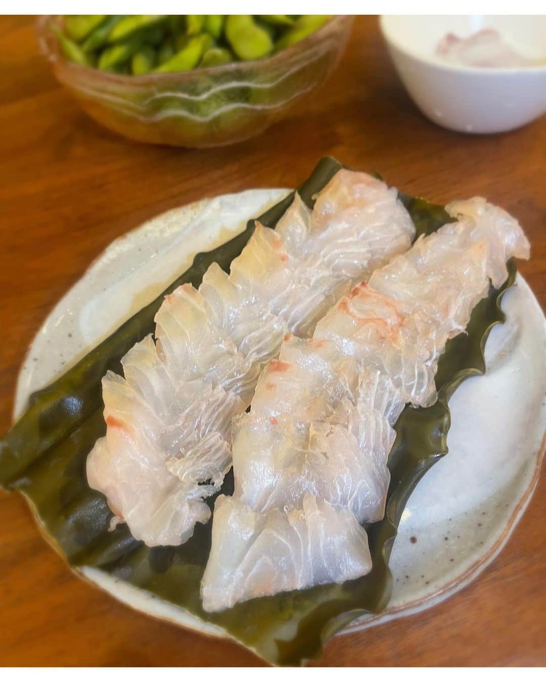 佐々木希さんのインスタグラム写真 - (佐々木希Instagram)「友人が作った昆布締めが美味しくて、 真似して鯛の昆布締めを作りました。 水分が出てねっとりとして美味しい🥺 そして昆布の味が染み込んで旨味が凄い✨ また違うお魚で昆布締めしよっと。」9月8日 14時07分 - nozomisasaki_official