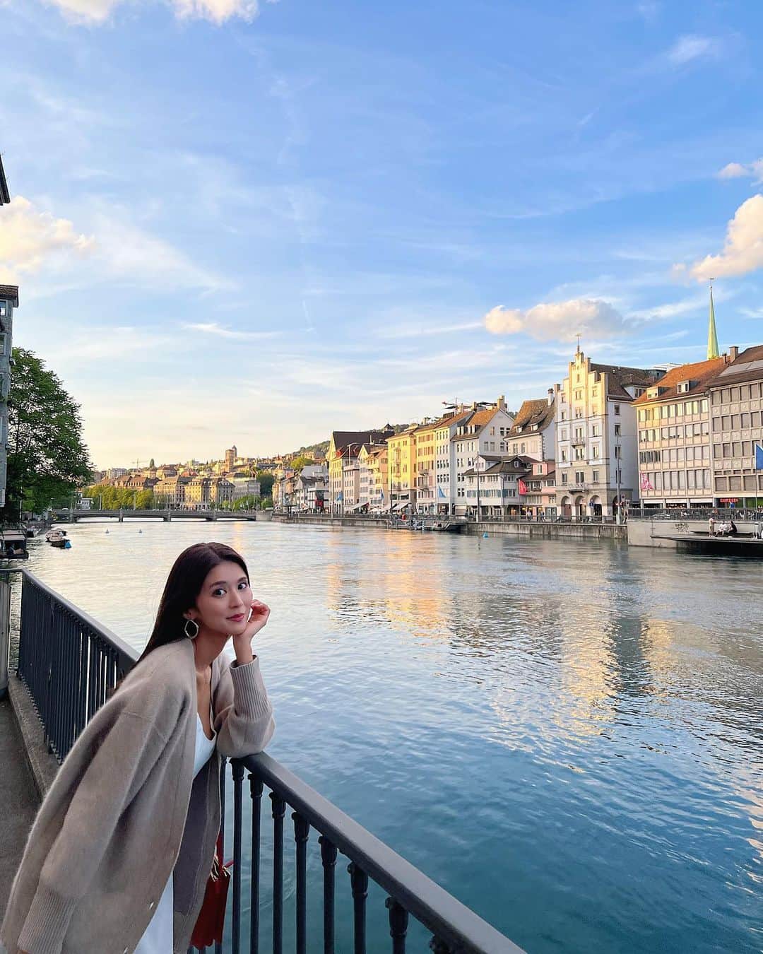 東野佑美さんのインスタグラム写真 - (東野佑美Instagram)「📍Zuribi, Switrzaland  スイスにも８日間🇨🇭  円安の影響は受けまくったけど← 行きたいところに沢山行けて 思い出いっぱい本当に楽しかった🥹🤍  ⁡ #海外旅行 #ヨーロッパ周遊 #スイス #チューリッヒ」9月8日 18時17分 - yumi.higashino