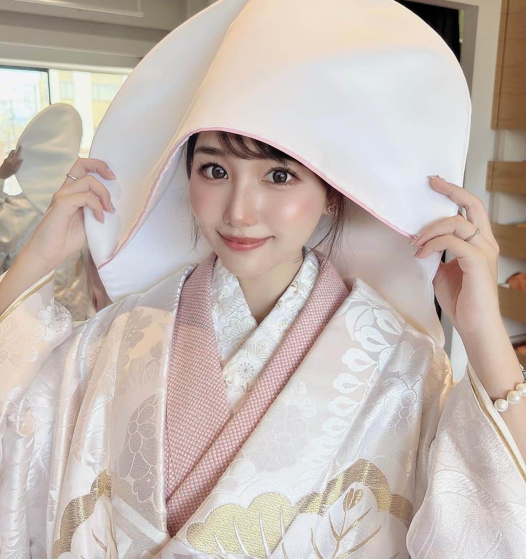 加藤里奈さんのインスタグラム写真 - (加藤里奈Instagram)「⋆ 和装前撮り、とっても楽しみ👘🤍  @kyoto_kojitsu で撮影します〜☺️🤍  衣装合わせから可愛すぎたので 共有させてください🥲  #京都撮影 #京都前撮り #プレ花嫁　#卒花嫁 #和装前撮り #京都ロケーションフォト #京都和装前撮り #和装ロケ #和装ロケーション撮影 #前撮り京都 #白無垢 #白無垢前撮り #結婚前撮り #結婚式前撮り #和装花嫁 #和装婚 #フォトウェディング #ウェディングフォト #花嫁ヘア #花嫁 #花嫁ヘアスタイル #和装前撮り #白無垢ヘア #色打掛 #色打掛ヘア #色打掛前撮り #色打掛ヘア #和装ヘアアレンジ」9月8日 19時04分 - katoco0326