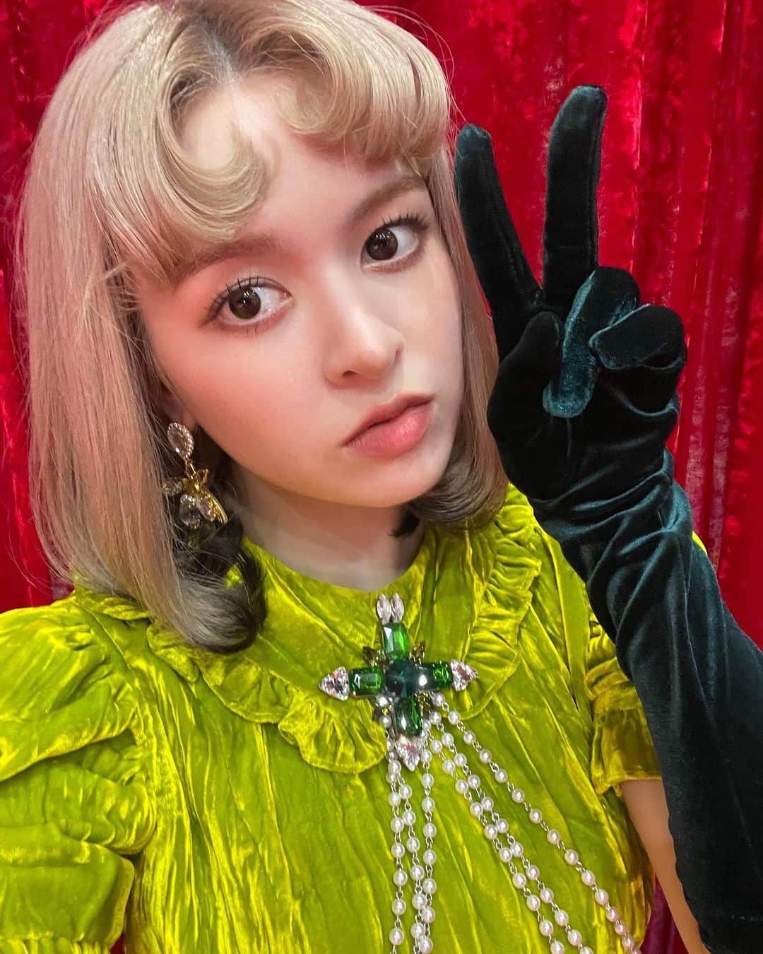 NMIXXさんのインスタグラム写真 - (NMIXXInstagram)「Let's play a game, shall we? #NMIXX #엔믹스 #릴리 #LILY」9月9日 10時21分 - nmixx_official