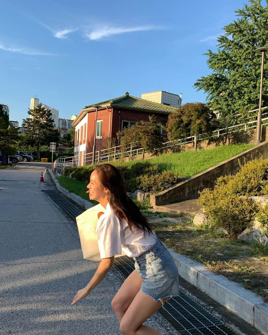 ヘリ さんのインスタグラム写真 - (ヘリ Instagram)「즐거운 추석 보내세요오오 🌼💛」9月9日 14時41分 - hyeri_0609