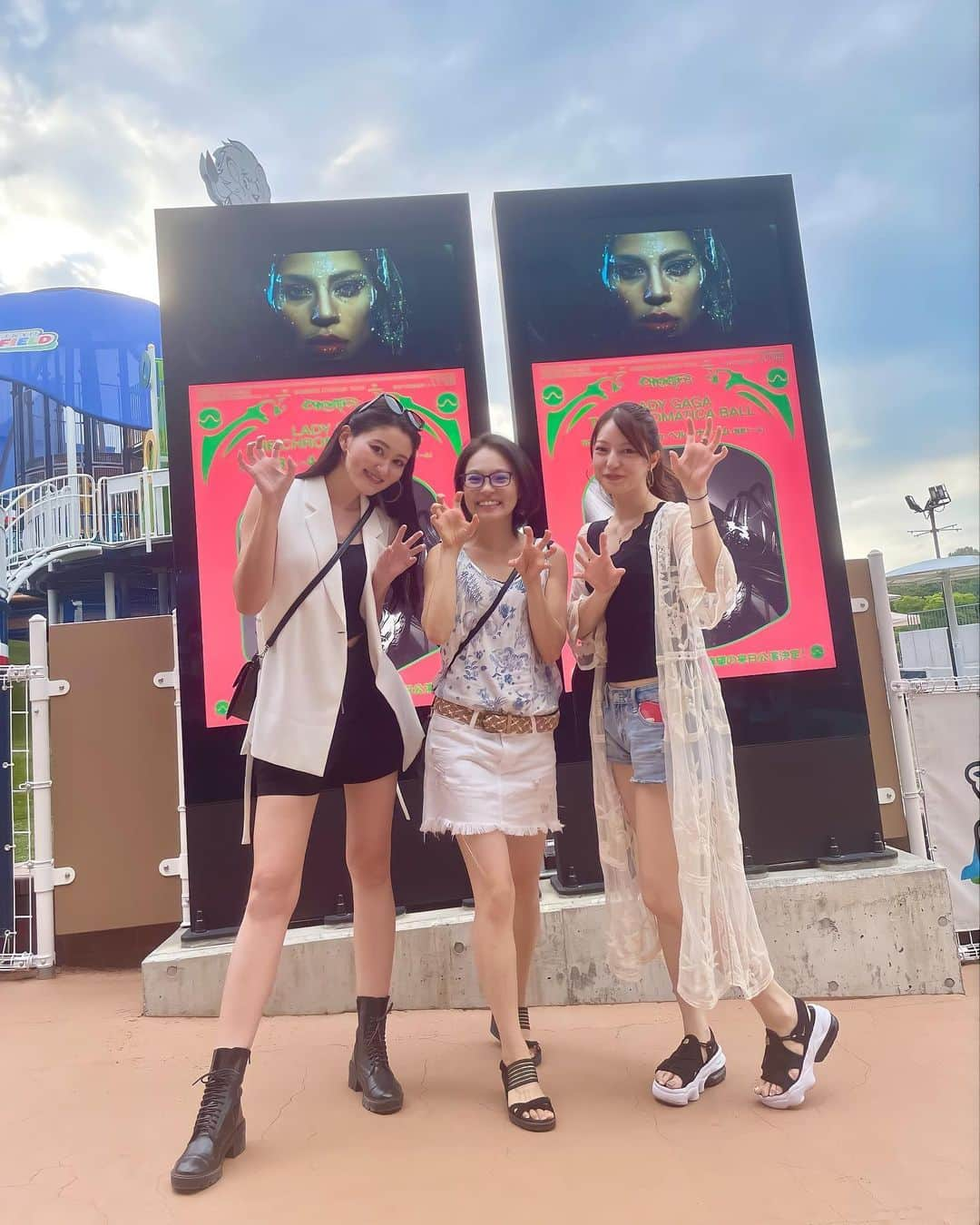 岩波彩華さんのインスタグラム写真 - (岩波彩華Instagram)「Lady Gaga in Japan🇯🇵🖤  圧倒的世界観！最高のLiveでした👏🏻 歌って叫んで踊って楽しすぎた🥰 あんな ひかる ありがとう🫶🏻  #ladygaga #mylook #fashion #model  #japan #tokyo #japanesegirl #follow #撮影 #粉我 #照片 #时装 #漂亮 #我倒 #我的最愛 #攝影 #followme #高身長女子 #팔로미 #뷰티스타그램 #전신샷 #좋아요 #좋아요환영」9月9日 17時15分 - syk.i