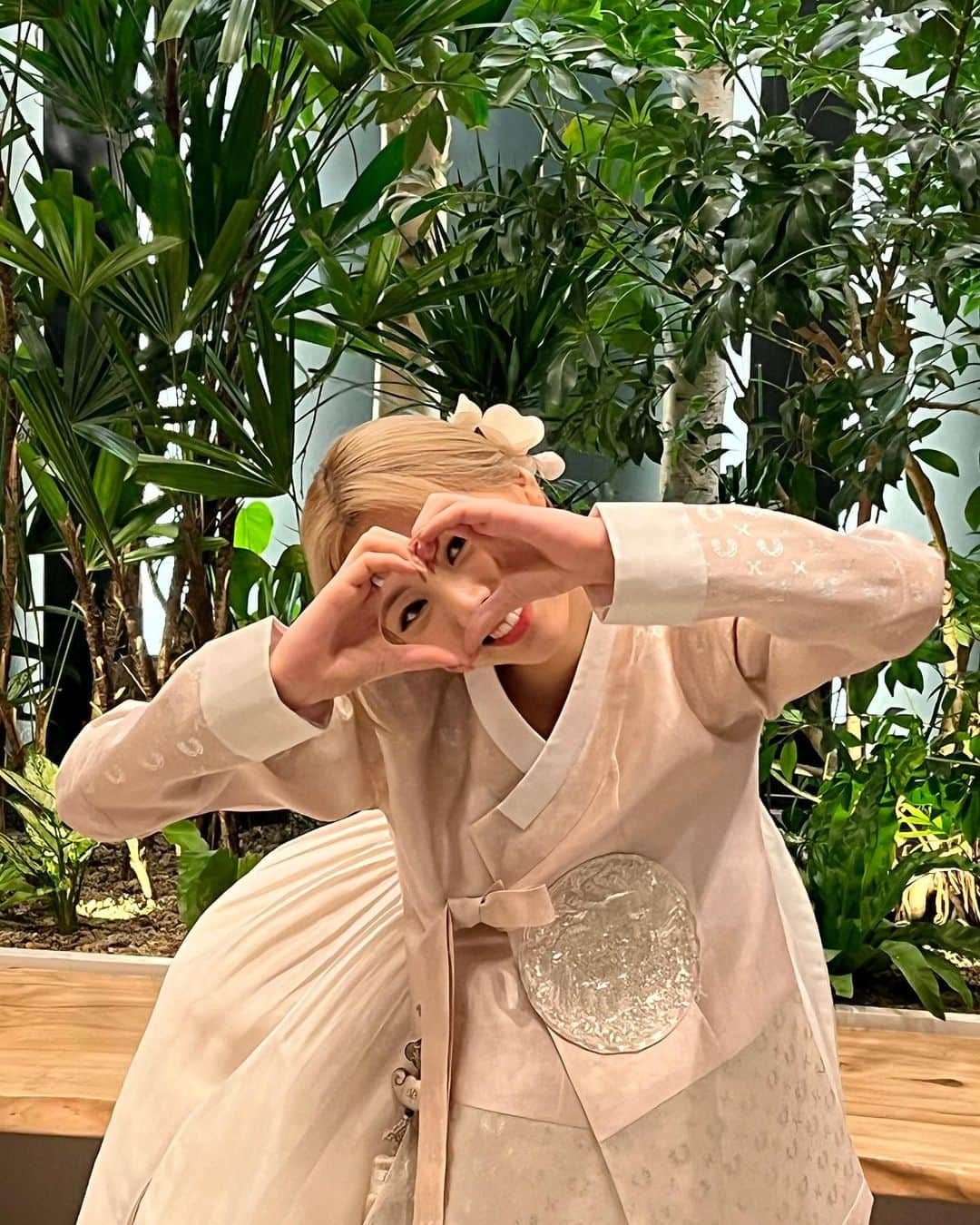 ITZYさんのインスタグラム写真 - (ITZYInstagram)「행복한 추석 되세요~🥰」9月10日 9時41分 - itzy.all.in.us