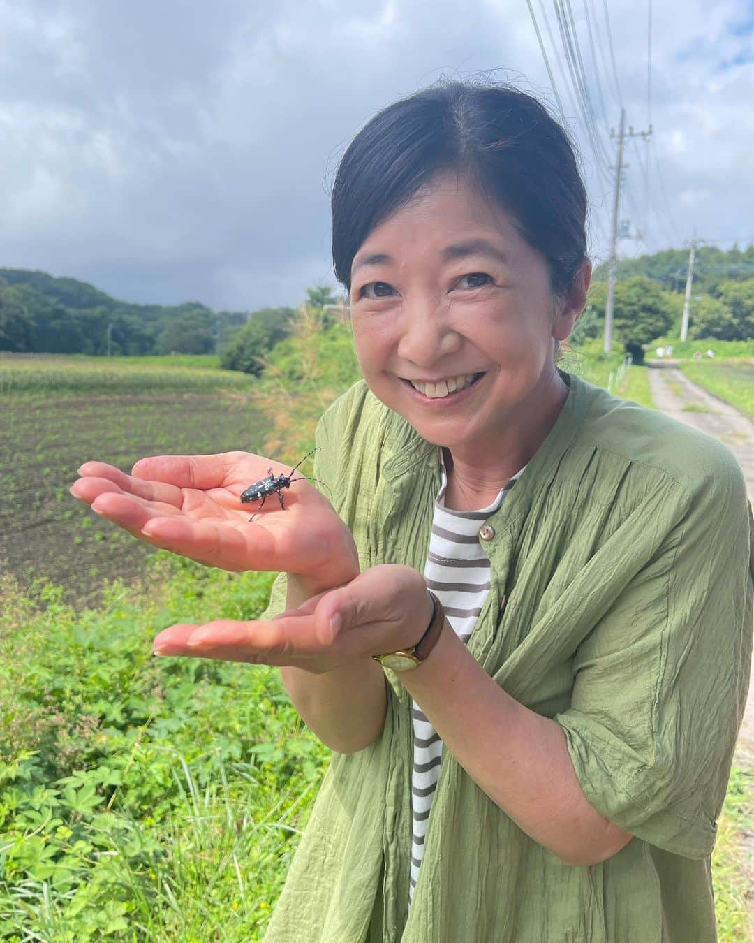 宮崎美子さんのインスタグラム写真 - (宮崎美子Instagram)「夏の思い出  虫取り  緑の中に、黒、白模様の映える昆虫  かみきり虫かな…  群馬県高崎市にて  #群馬県#高崎市#虫取り #昆虫 #かみきりむし」9月10日 11時52分 - miyazakiyoshiko.official