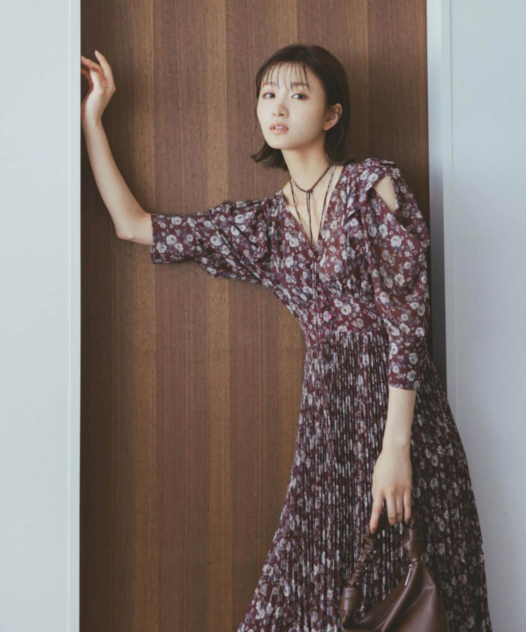 岡崎紗絵さんのインスタグラム写真 - (岡崎紗絵Instagram)「cocodealさん  7day's Look Book公開されております🧚🏻‍♀️  ファッションは秋めいて参りました。 秋服着れるの楽しみ楽しみ！！  是非チェックしてください🍂  #cocodeal  #aw」9月10日 14時37分 - sae_okazaki