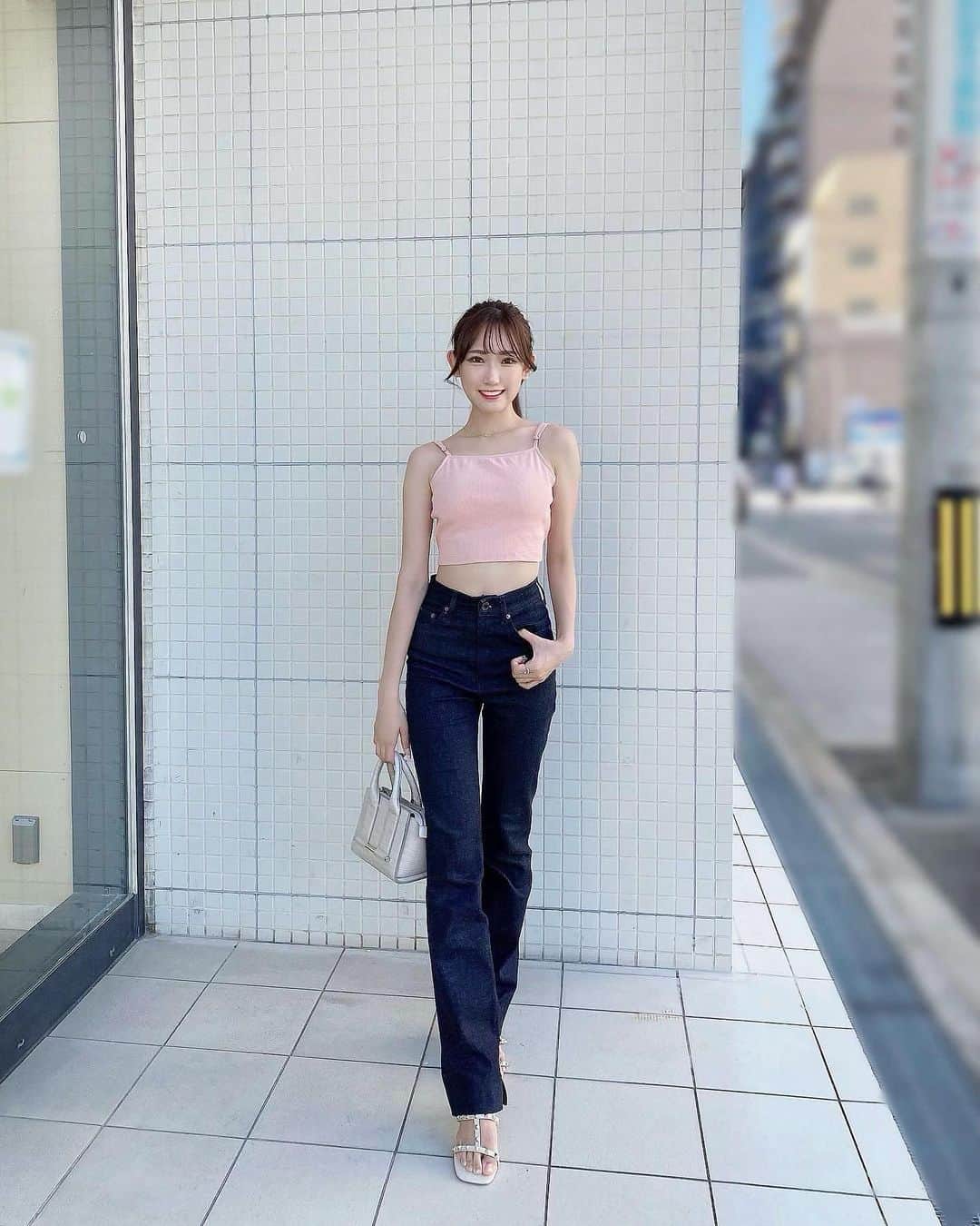 原かれんさんのインスタグラム写真 - (原かれんInstagram)「᯽ 🤫🤫💕💕 . . . 背中〜 ︎ . . . . . . #原かれん ...
