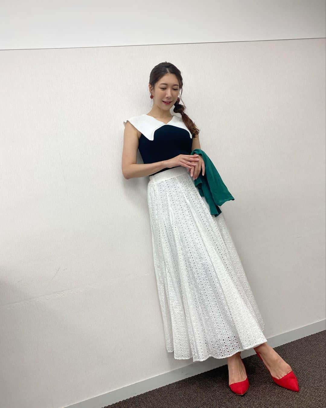 穂川果音さんのインスタグラム写真 - (穂川果音Instagram)「金曜アベプラの衣装です👗  #アベプラ　#気象予報士　#明日コレ着よコーデ　　#ほかのん #fashion #weather #天気　#天気コーデ 　#ファッション #季節の変わり目の日コーデ 　#fashion #cordinate #weatherreport #お天気コーデ 　　#9月コーデ　 　#アナウンサーコーデ　　#秋コーデ　#レーススカートコーデ 　 　#秋色コーデ　#お天気キャスター　#weatherforecast #お天気お姉さんコーデ 　#170センチコーデ」9月10日 21時20分 - hokawakanonn