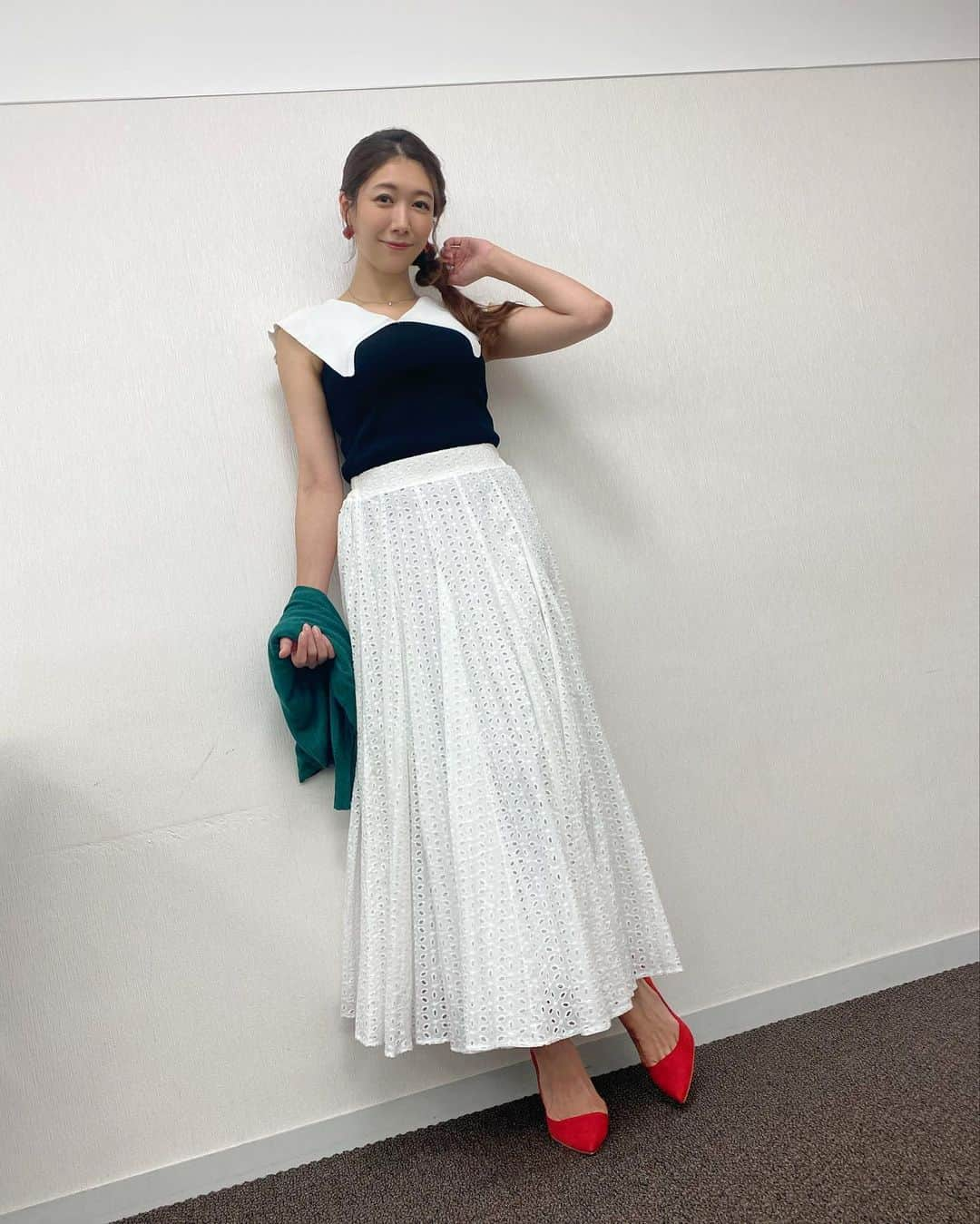 穂川果音さんのインスタグラム写真 - (穂川果音Instagram)「金曜アベプラの衣装です👗  #アベプラ　#気象予報士　#明日コレ着よコーデ　　#ほかのん #fashion #weather #天気　#天気コーデ 　#ファッション #季節の変わり目の日コーデ 　#fashion #cordinate #weatherreport #お天気コーデ 　　#9月コーデ　 　#アナウンサーコーデ　　#秋コーデ　#レーススカートコーデ 　 　#秋色コーデ　#お天気キャスター　#weatherforecast #お天気お姉さんコーデ 　#170センチコーデ」9月10日 21時20分 - hokawakanonn