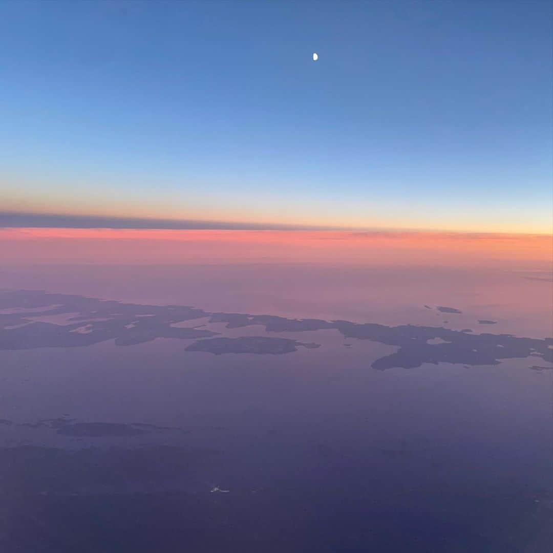 熊野あゆ（澄川鮎）さんのインスタグラム写真 - (熊野あゆ（澄川鮎）Instagram)「. 上空からの眺め幸せ✨ . . #flight #ana #canada」9月11日 7時34分 - ayu_kumano