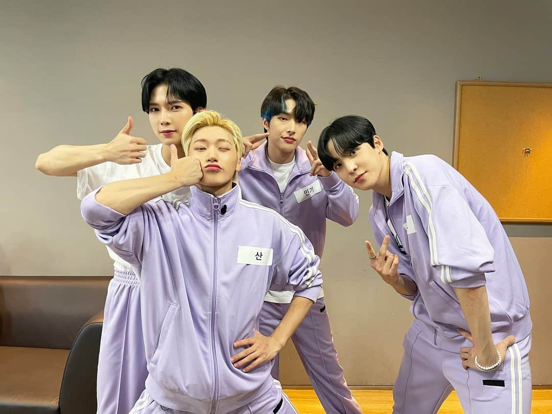 ATEEZさんのインスタグラム写真 - (ATEEZInstagram)「[📷] MBC '2022 추석특집 아이돌스타 선수권대회 - e스포츠 Behind Photo  ⠀ 게임하는 모습도 멋있는 에이티즈와 함께 남은 추석 연휴도 행복하게 보내보아요👍 ⠀  #아육대 #ATEEZ #에이티즈」9月11日 15時40分 - ateez_official_