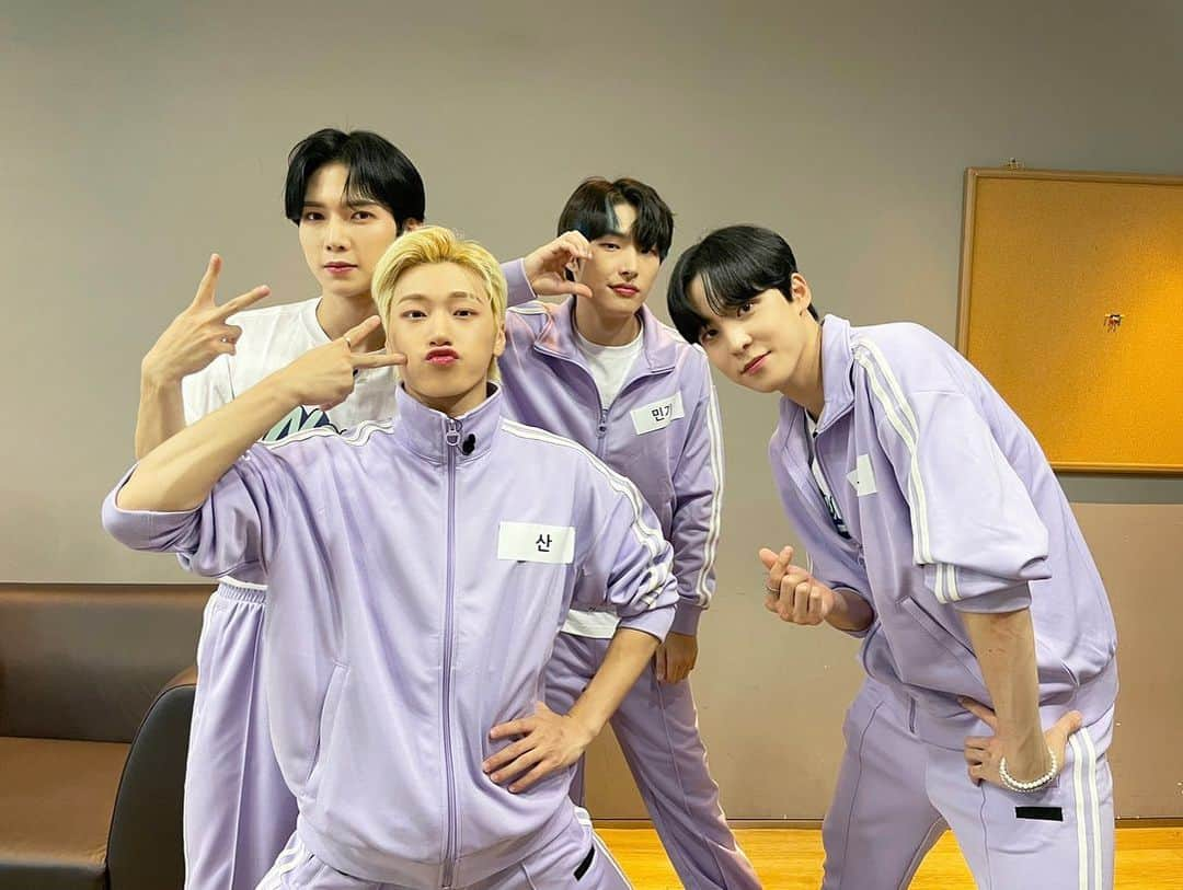 ATEEZさんのインスタグラム写真 - (ATEEZInstagram)「[📷] MBC '2022 추석특집 아이돌스타 선수권대회 - e스포츠 Behind Photo  ⠀ 게임하는 모습도 멋있는 에이티즈와 함께 남은 추석 연휴도 행복하게 보내보아요👍 ⠀  #아육대 #ATEEZ #에이티즈」9月11日 15時40分 - ateez_official_