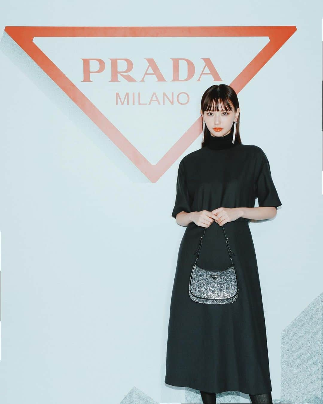 鈴木えみさんのインスタグラム写真 - (鈴木えみInstagram)「@prada が1927年に公開されたフリッツ・ラング監督によるSF映画の金字塔「メトロポリス」にインスパイアされたポップアップを開催。 作品の幻想的なセットや空間が再解釈された店内で、特別にセレクトされたアイテムをチェックしてね🪐 ㅤㅤㅤ 「PRADA METROPOLIS」 9/10〜10/10 PRADA青山店 B1階 #PradaMetropolis」9月11日 17時39分 - emisuzuki_official