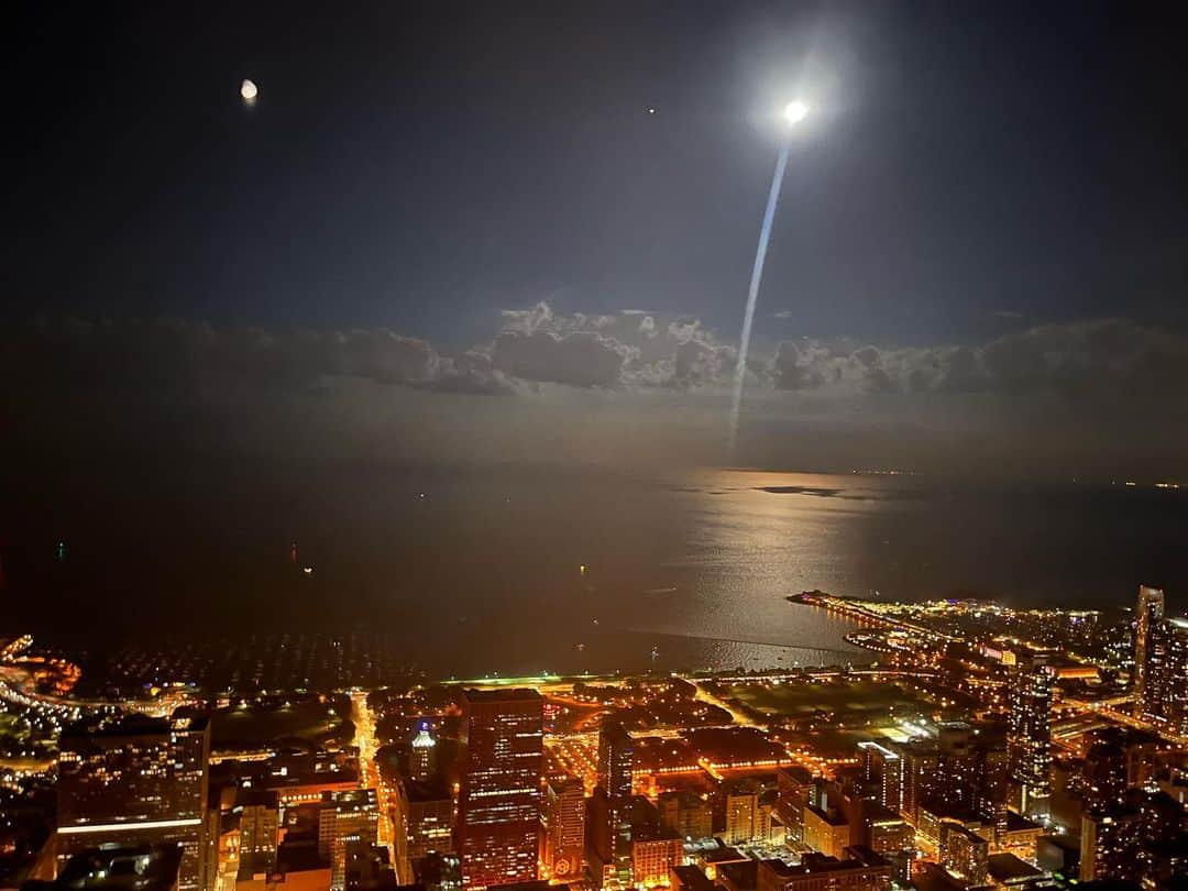 コ・アラさんのインスタグラム写真 - (コ・アラInstagram)「#SKYDECK#CHICAGO ♥️📷💕♥️」9月11日 19時55分 - ara_go_0211