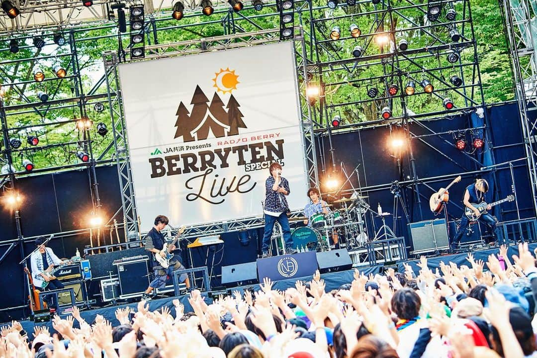 竹中雄大さんのインスタグラム写真 - (竹中雄大Instagram)「「BERRYTEN Live 2022 SPECIAL」 昨日は朝早くから沢山来てくれてありがとう！ みんな温かすぎて早起きした甲斐がありました。 ライブ前に餃子と納豆も食べて 口の中の調子も絶好調でした。笑 初めての栃木最高やったんでまた来たいな！ いい出会いを果たせました！本当にありがとう！  明日は大阪でファンクラブライブ！ BIGCAT高まる〜！よろしくね！  Photo : @keecoroma」9月11日 21時14分 - yudai_vo