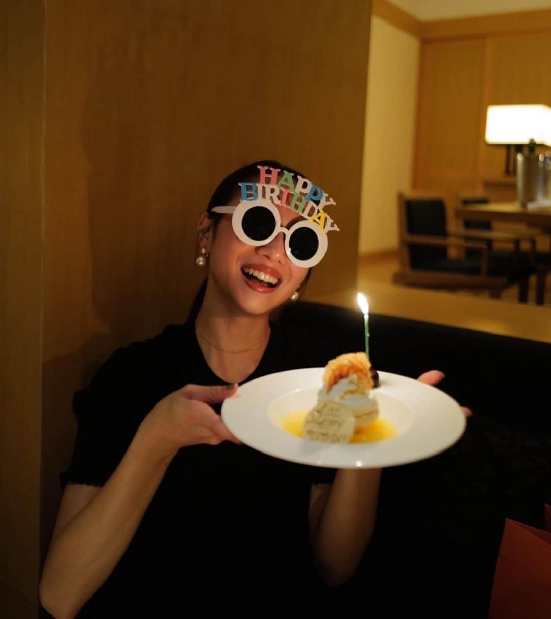 伊原葵さんのインスタグラム写真 - (伊原葵Instagram)「大好きなせいかさんが今年もお祝いしてくれたよ🥂✨  写真でわかるよね、嬉しさと楽しさが🤣  年々大人になっていくよね〜って ゆっくりホテルで過ごした日☺️  2度目のアマンもせいかさんと♡ 素敵な誕生日にしてくれて本当にありがとうございます🫶🏻  近くにいて本当に自分もこんなに素敵な人にならないとって頑張ろうって思わせてくれる存在で 尊敬もできる友人。  今年もよろしくです🌙  お祝いしてくれた様子は、せいかさんのYouTubeで VLOGがあがっているので、ぜひそちらをチェックしてね🎞  またどこかリフレッシュに行きましょう🍃  写真いいのが沢山で、選びきれなかったからまた更新する♡  #birthday」9月11日 22時07分 - aoi186