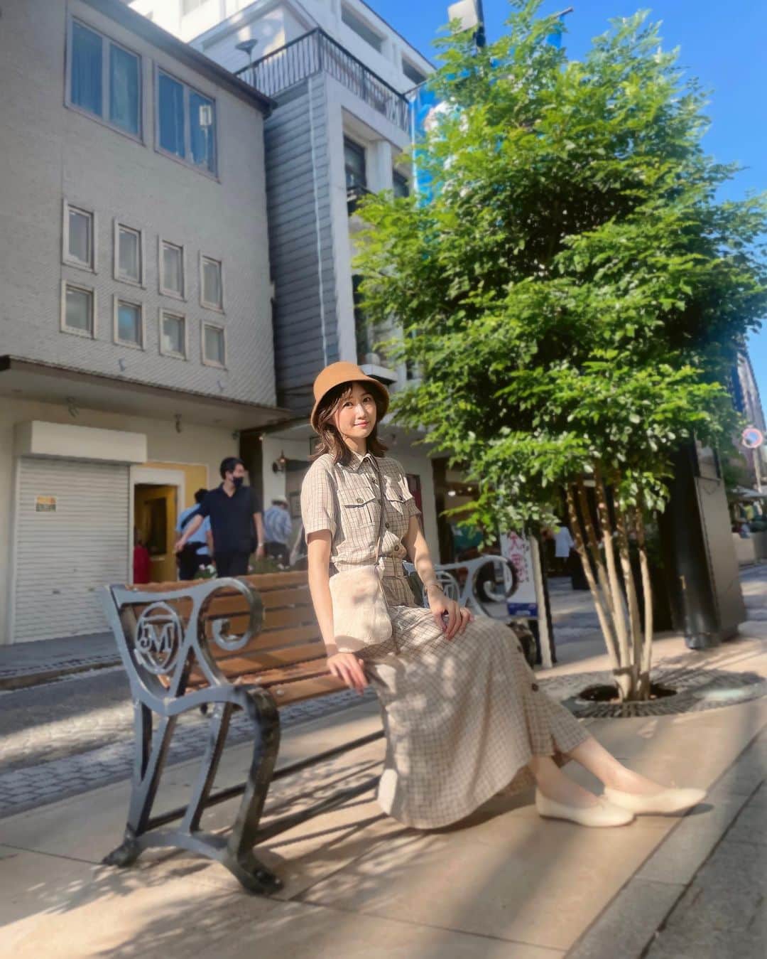 浦野一美さんのインスタグラム写真 - (浦野一美Instagram)「#秋コーデ  - ̗̀UNIQLO購入品 ̖́-  先日UNIQLO TOKYOでお買い物した秋物を 早くも取り入れてみましたദ്ദി‪·͜· ´-  #バケットハット カラー: 35 BROWN ¥1,990  #フラッフィーミニショルダーバッグ カラー: 30 NATURAL ¥1,500  バケットハットは似合わないって 躊躇していたのですが、、 コレならいけるかも𓂃 𓈒𓏸♩¨̮  #uniqlo2022fw #PR @uniqlo_jp @uniqlo_with   #uniqlo2022fw #uniqlo #uniqlo新作 #ユニクロ #ユニクロコーデ #uniqloコーデ #uniqlotokyo #新作紹介 #秋冬コーデ #ユニクロ新作 #上下ユニクロ #ユニクロコーデ #バケハ #バケットハット #30代ファッション」9月11日 23時01分 - cindy.cinderella