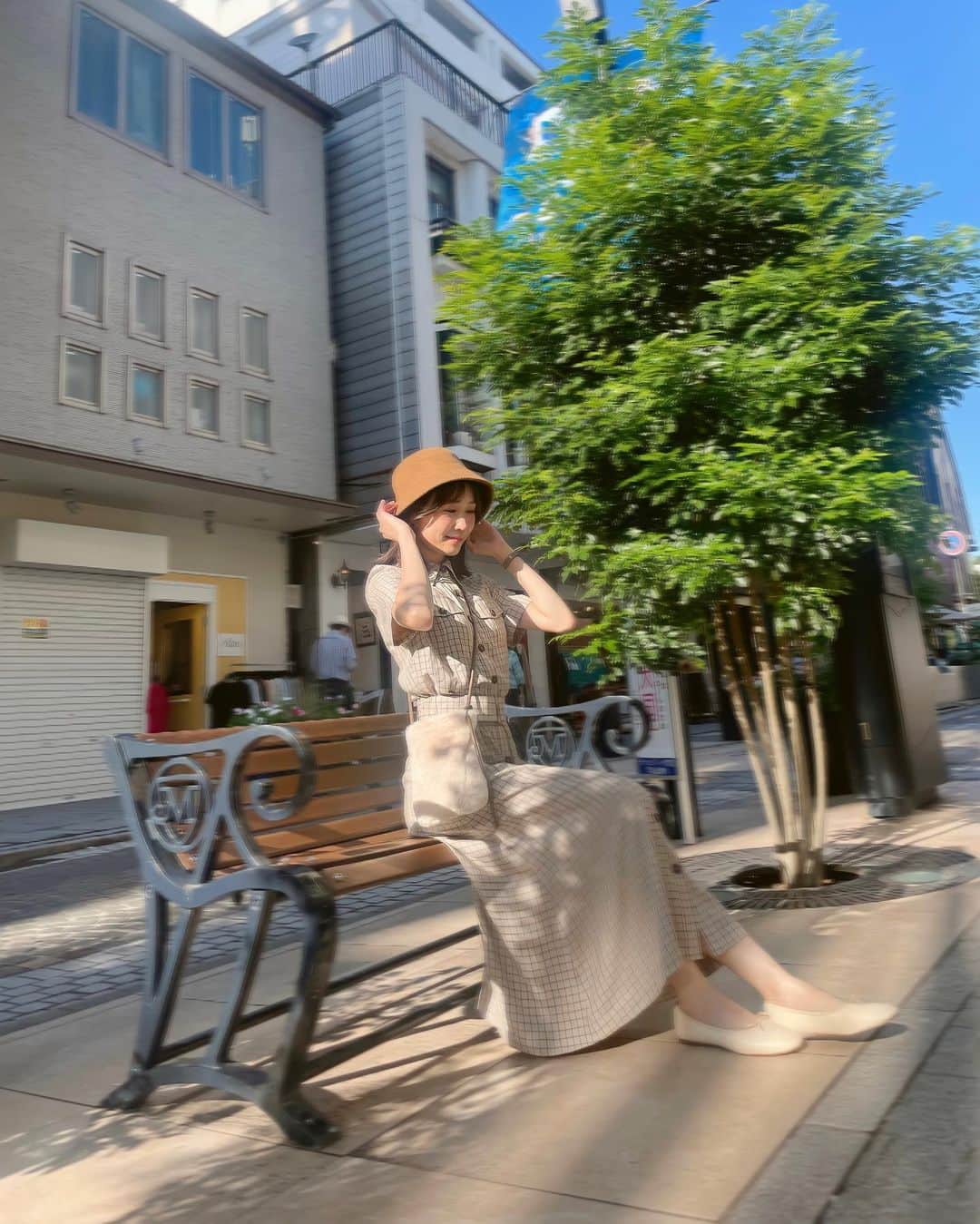 浦野一美さんのインスタグラム写真 - (浦野一美Instagram)「#秋コーデ  - ̗̀UNIQLO購入品 ̖́-  先日UNIQLO TOKYOでお買い物した秋物を 早くも取り入れてみましたദ്ദി‪·͜· ´-  #バケットハット カラー: 35 BROWN ¥1,990  #フラッフィーミニショルダーバッグ カラー: 30 NATURAL ¥1,500  バケットハットは似合わないって 躊躇していたのですが、、 コレならいけるかも𓂃 𓈒𓏸♩¨̮  #uniqlo2022fw #PR @uniqlo_jp @uniqlo_with   #uniqlo2022fw #uniqlo #uniqlo新作 #ユニクロ #ユニクロコーデ #uniqloコーデ #uniqlotokyo #新作紹介 #秋冬コーデ #ユニクロ新作 #上下ユニクロ #ユニクロコーデ #バケハ #バケットハット #30代ファッション」9月11日 23時01分 - cindy.cinderella