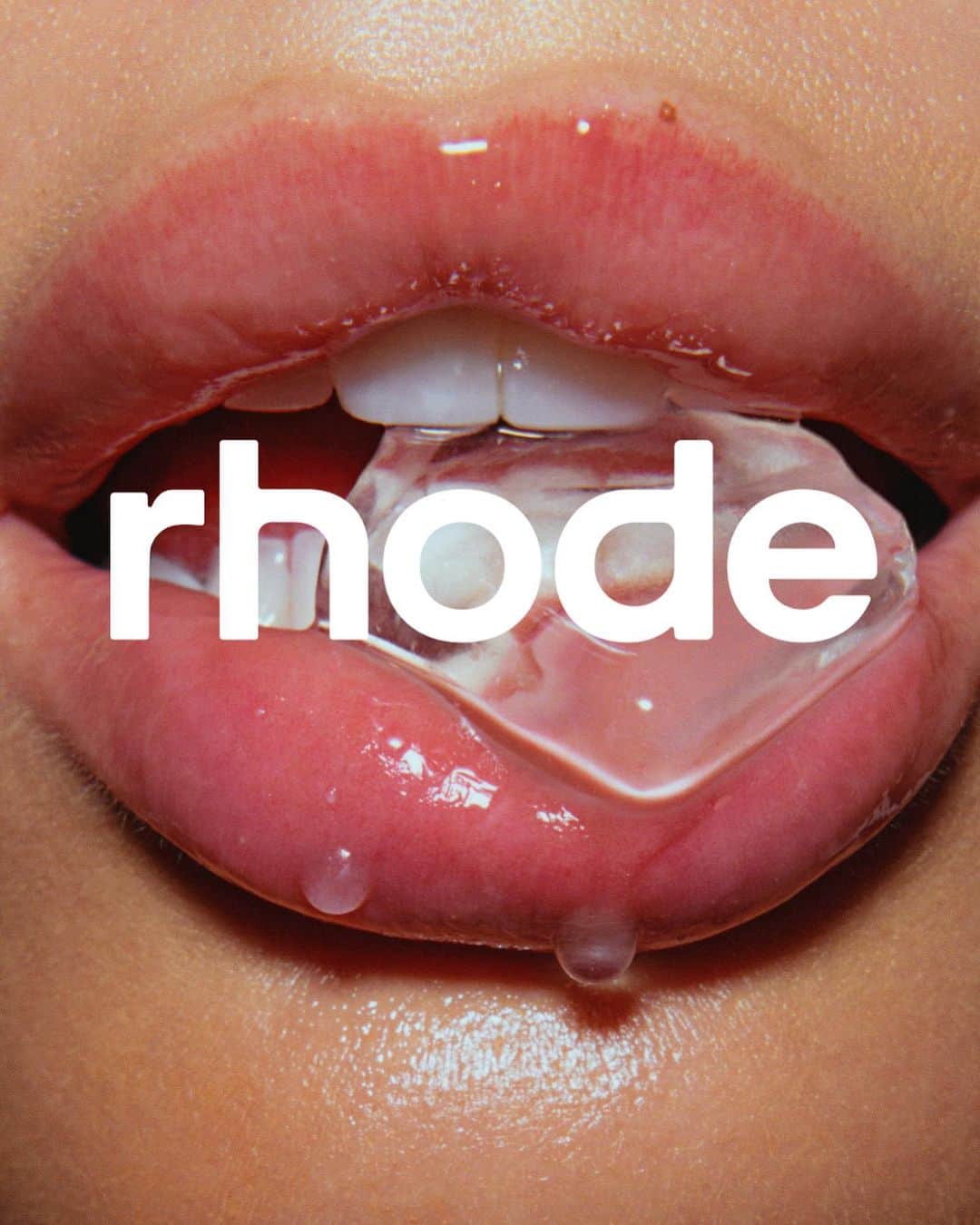 ハイレイ・ロード・ボールドウィンさんのインスタグラム写真 - (ハイレイ・ロード・ボールドウィンInstagram)「TUESDAY The Peptide Lip Treatment is back 🫶🏼 @rhode」9月12日 3時58分 - haileybieber