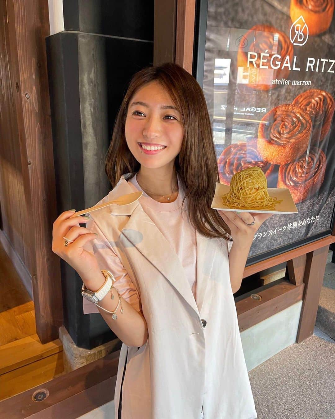 白戸ゆめのさんのインスタグラム写真 - (白戸ゆめのInstagram)「🌰 . プリンの上にモンブラン🍮 罪なもの作ったねえ🥺 . #思い出ぽろぽろ #秋田 #モンブラン専門店  @regal__ritz」9月12日 14時40分 - yumeno.s_