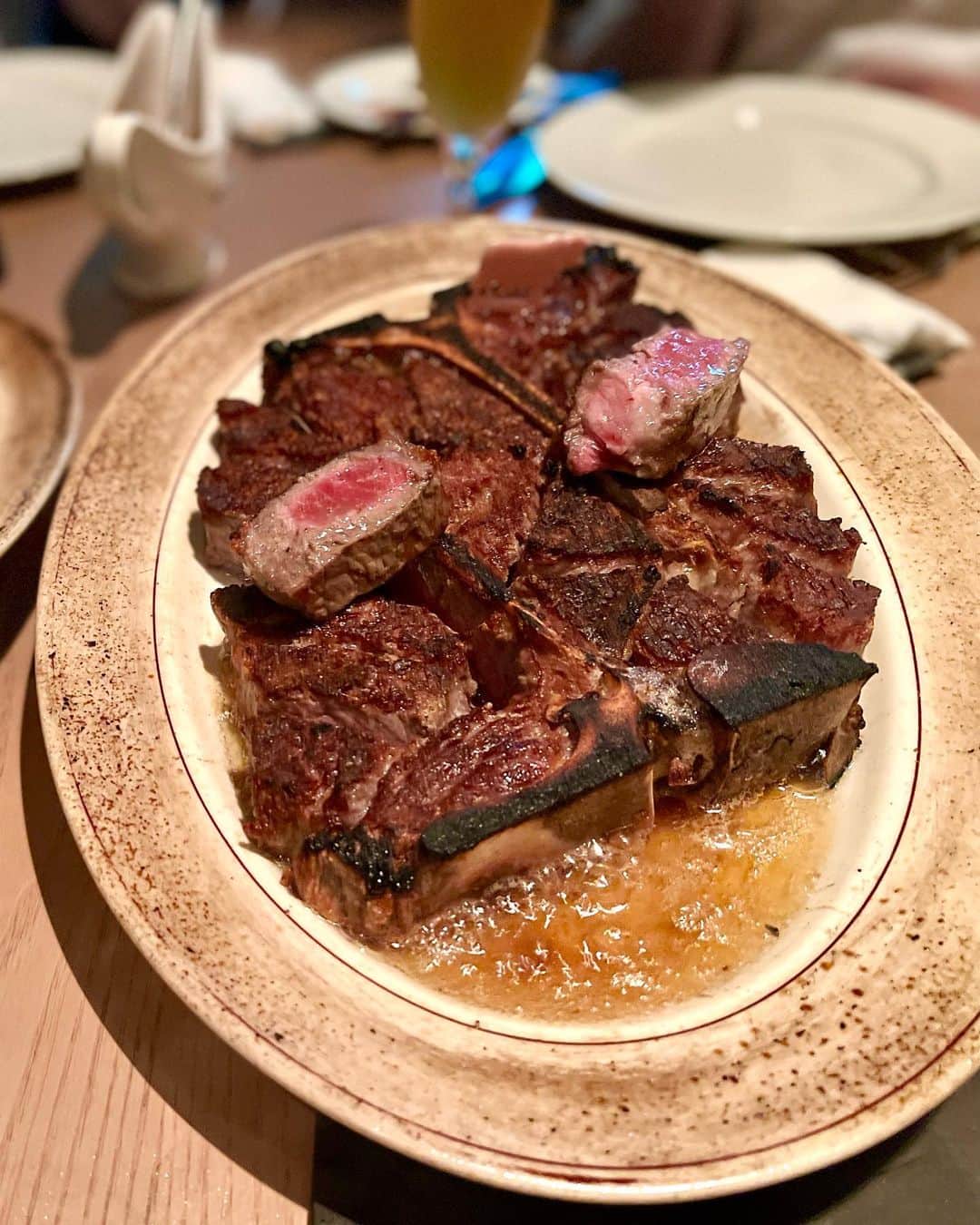 SAYAさんのインスタグラム写真 - (SAYAInstagram)「. . Peter Luger 📍恵比寿  Tボーンステーキ 柔らかくておいしかった🤤✨ チーズケーキ大きくてびっくり １個で2人分くらいあった🧀 . . #恵比寿 #peterluger #ステーキ #tボーンステーキ #レストラン  #ディナー #デザート #チーズケーキ #instagram #instgood #instfood  #dinner #restaurant #steakhouse」9月12日 20時25分 - sayapi0110