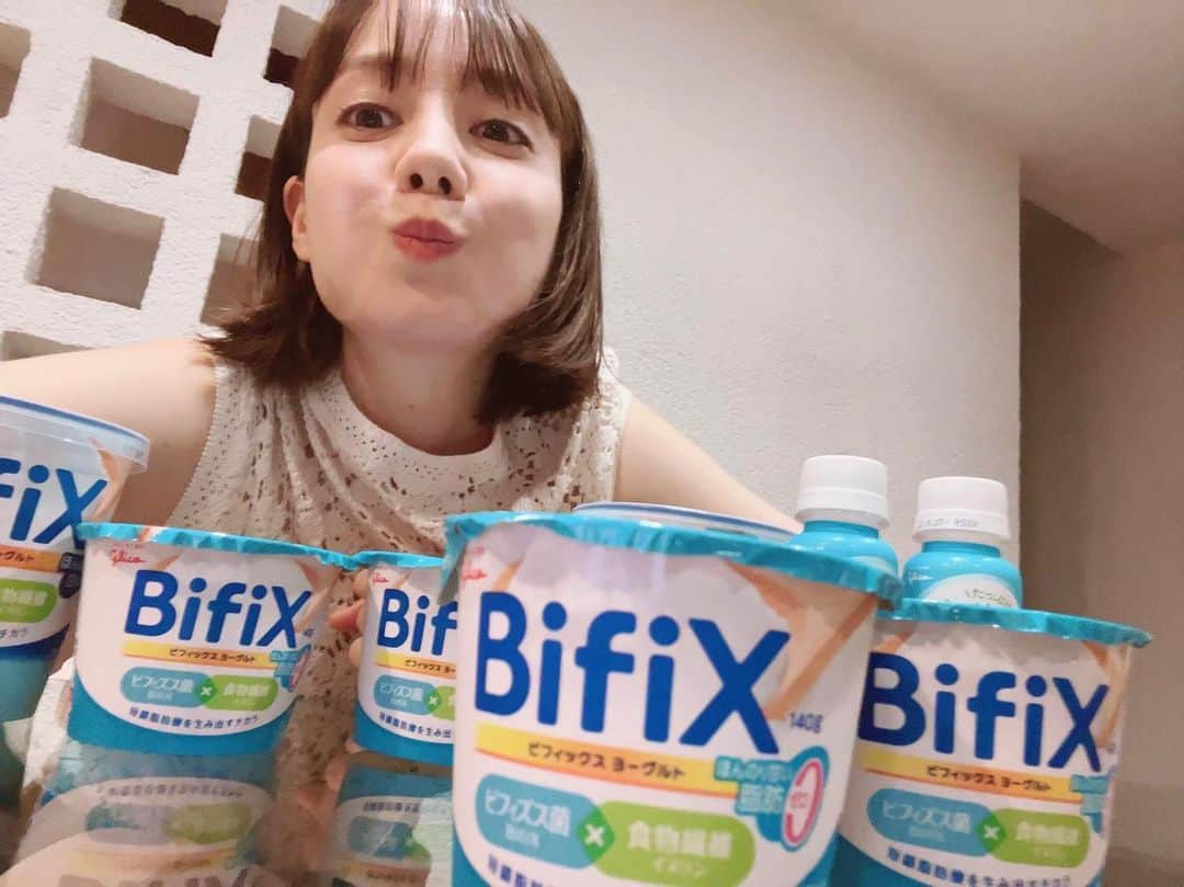 トリンドル玲奈さんのインスタグラム写真 - (トリンドル玲奈Instagram)「ヨーグルトに混じってみた☺️  だいすきなBifix ヨーグルトが家にたくさん💛 ぷるんっとしてる食感がたまりません🥹」9月12日 21時00分 - toritori0123